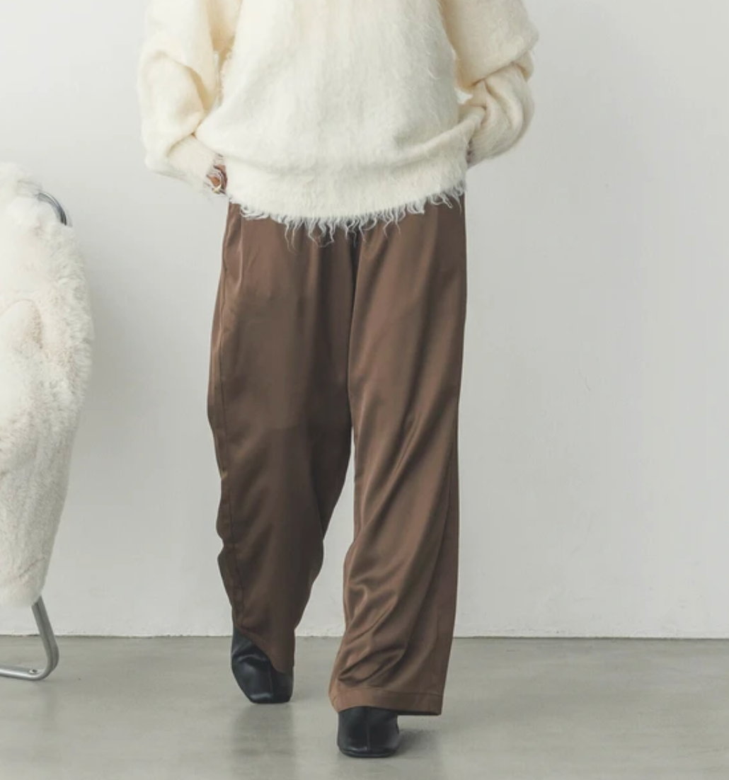 【hunch】サテン ストレートイージーパンツ  -モカ-　※3月26日~4月1日迄に順次発送予定