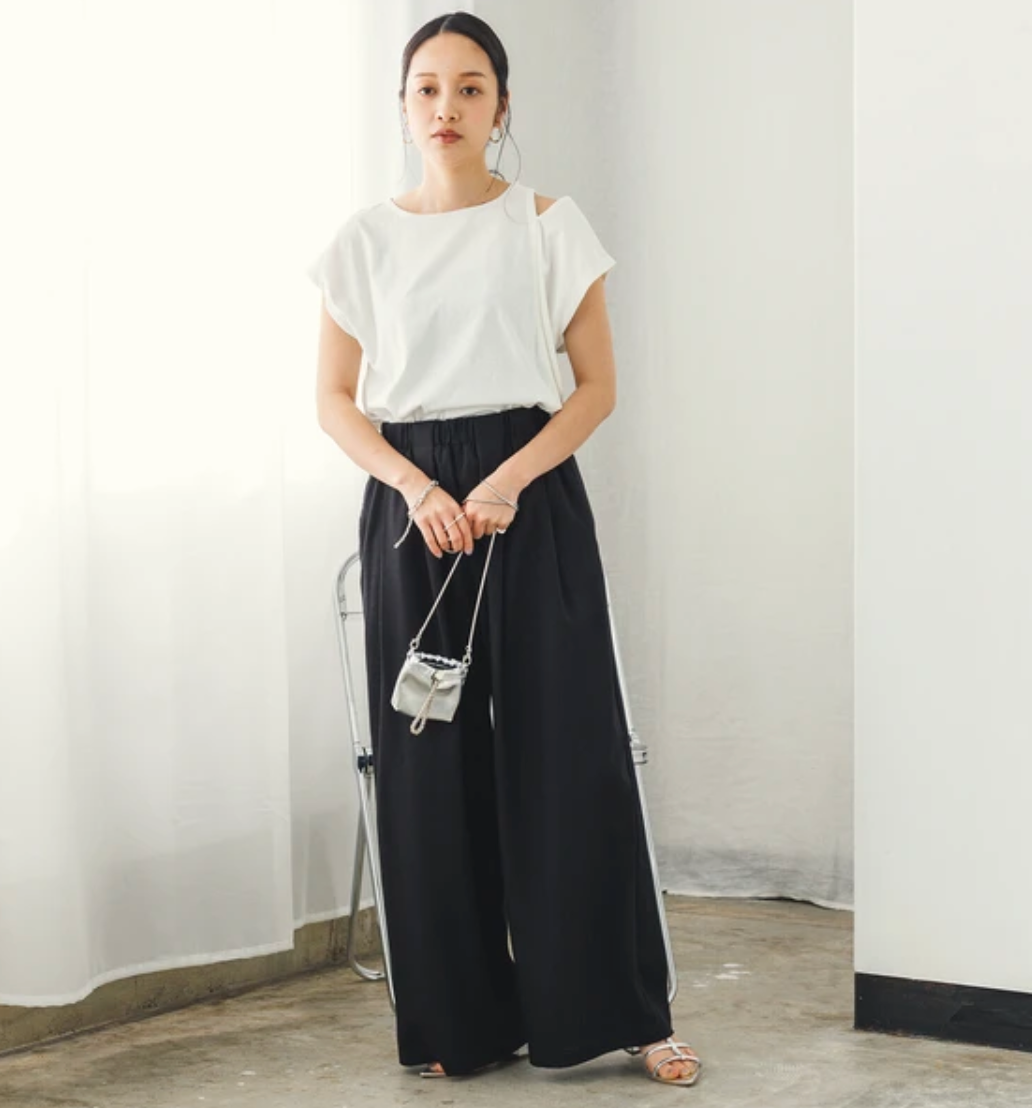 【hunch】USAコットンOE天竺 デザインショルダースリーブレストップス   -オフホワイト-　※3月26日~4月1日迄に順次発送予定