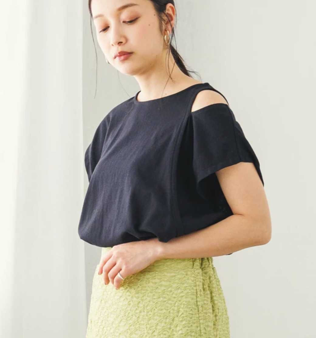【hunch】USAコットンOE天竺 デザインショルダースリーブレストップス   -ブラック-　※3月26日~4月1日迄に順次発送予定