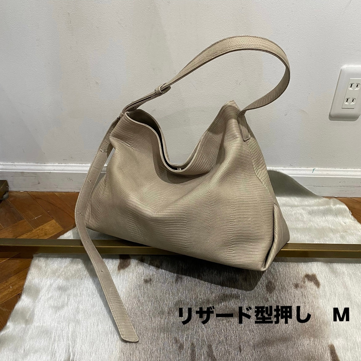 ⚠️予約【M.U.L.】テールショルダー -グレージュ-　※R7. 6月末納品予定
