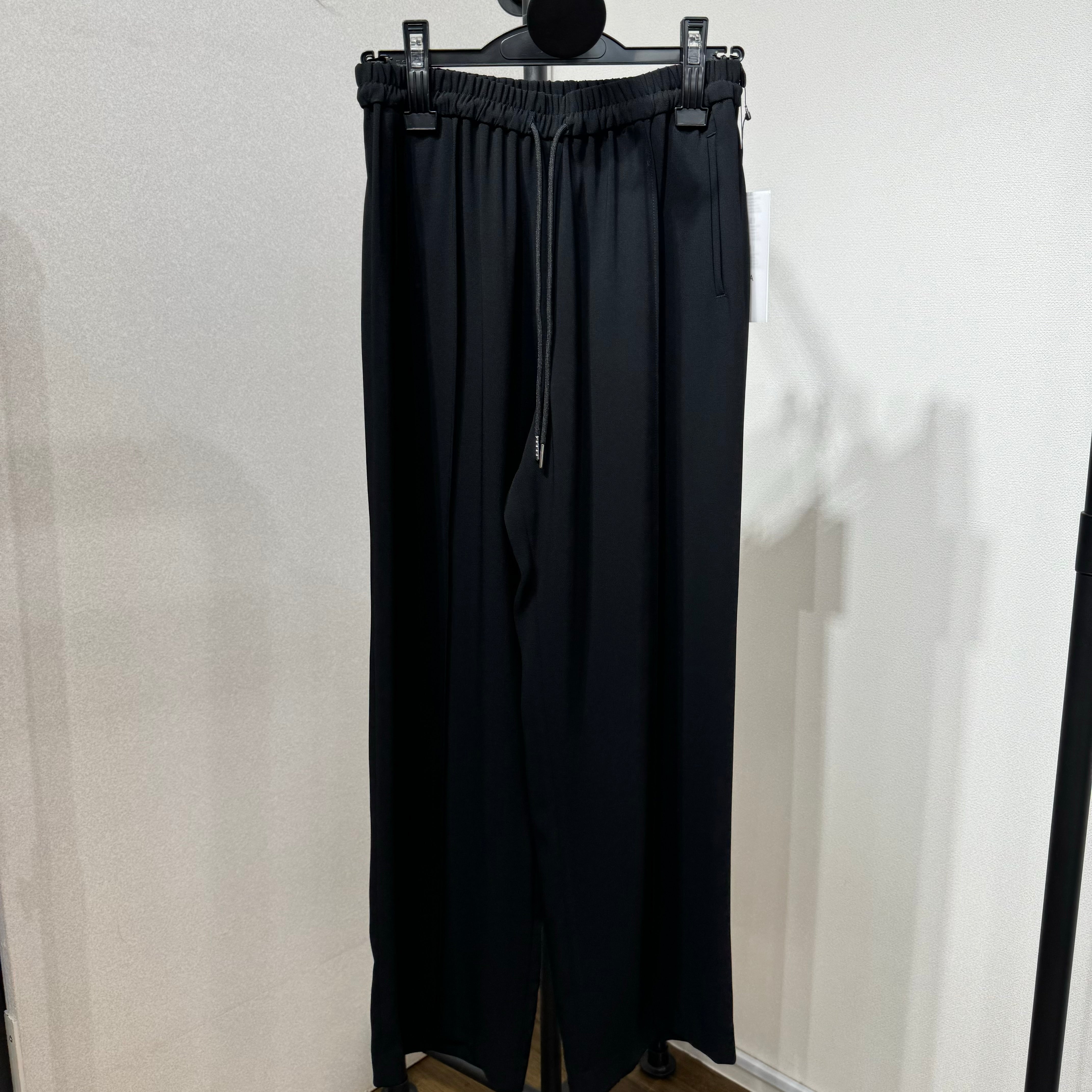 【PRIORITY】タックパンツ -ブラック-　※38サイズ　040  ※9/17~23より順次発送予定