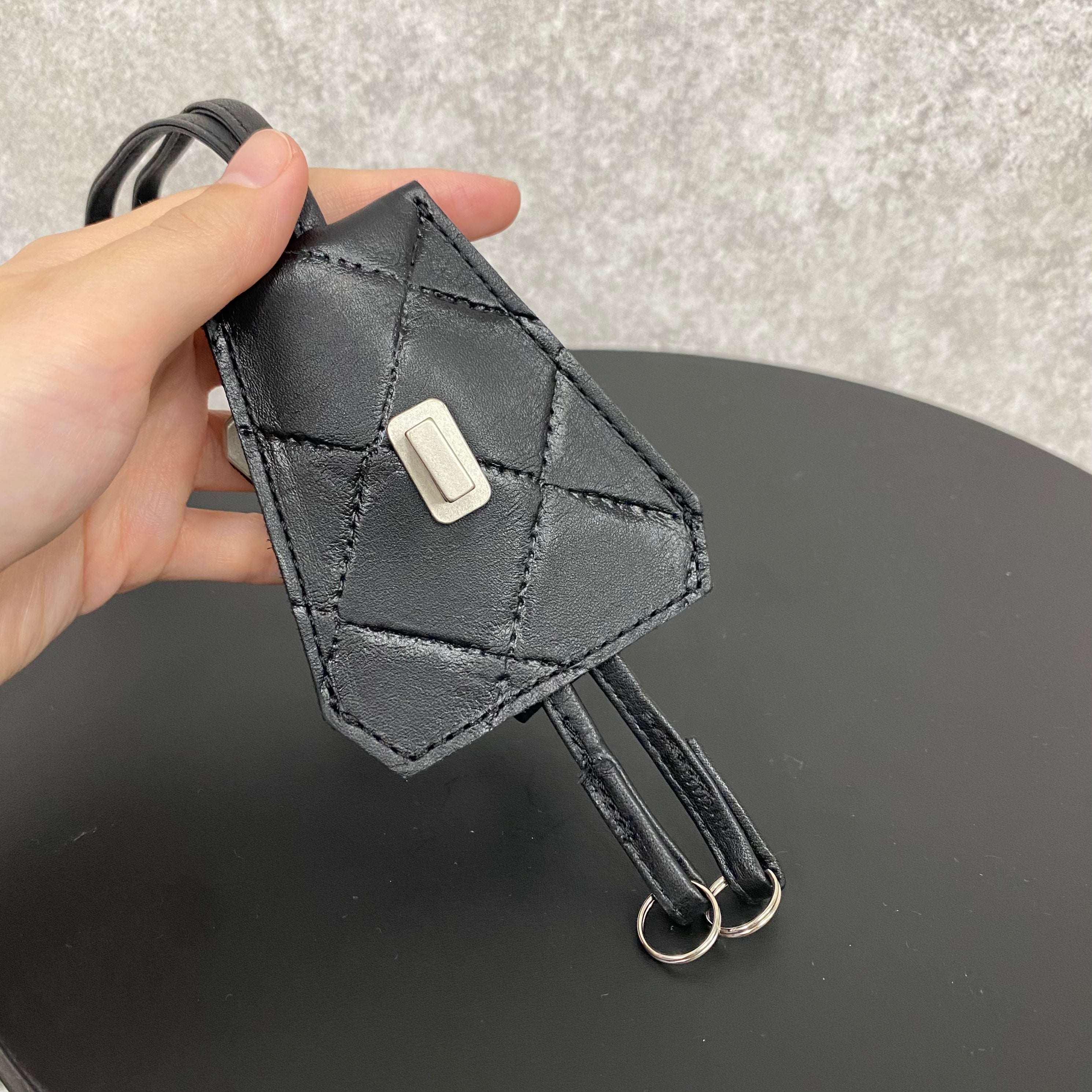 【MUL097】レザーキーネックレス キルティング型押し　-ブラック-　ラインなし　※7/2〜7/12より事務所から順次発送予定