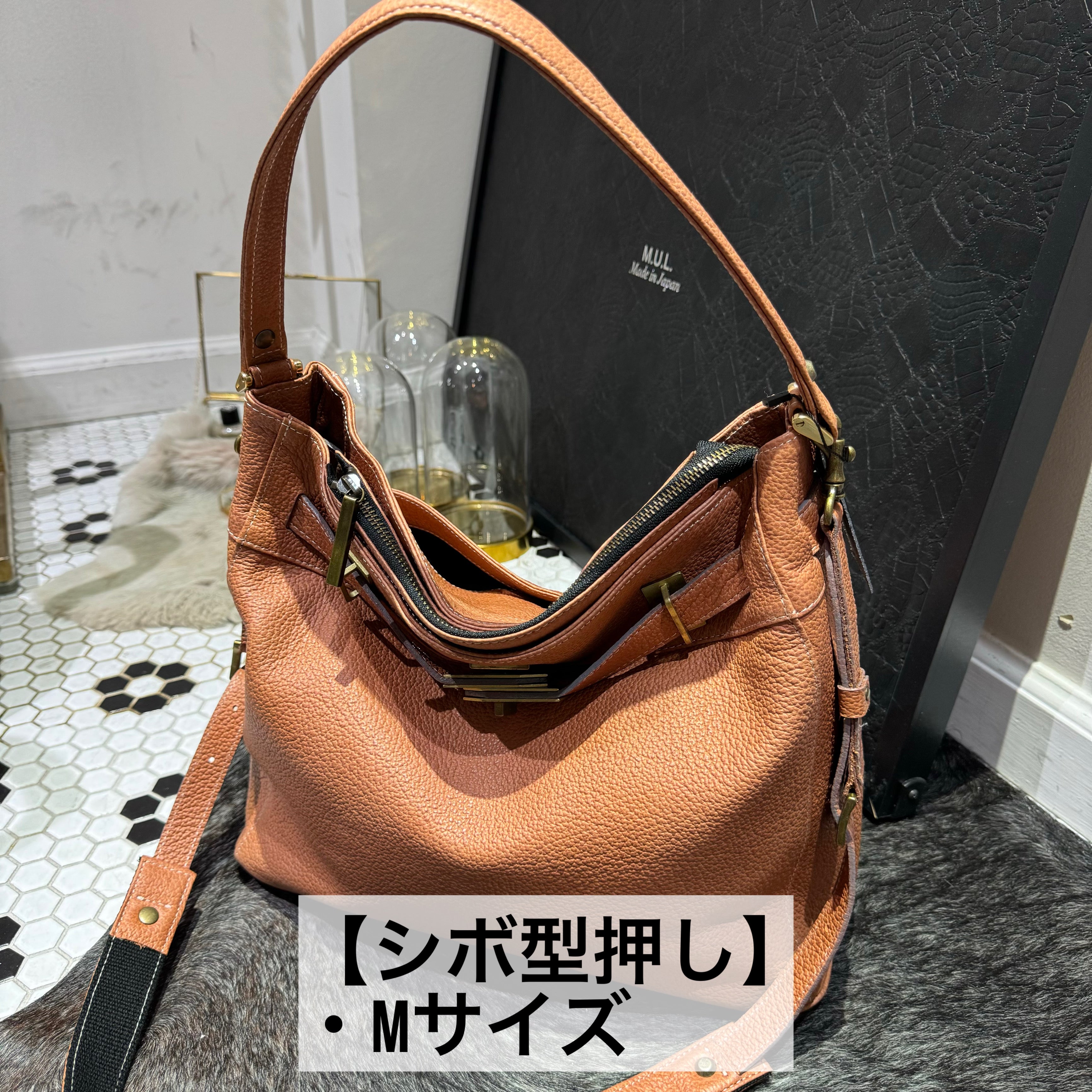 ⚠️予約【M.U.L.】stud series ワンハンドル2wayショルダー  シボ型押し　マットゴールド金具　-オレンジ-  ※キーストラップは別売りになります。　※R7. 6月末納品予定