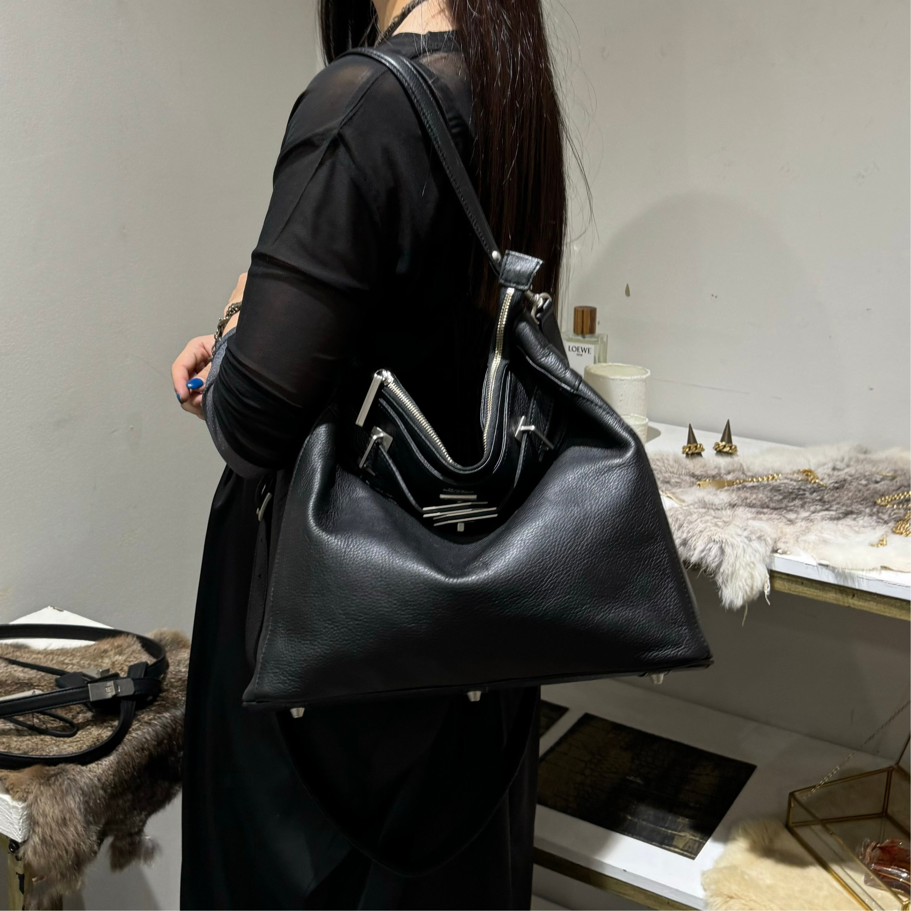 ⚠️予約【M.U.L.】ワンハンドル2wayショルダー　シボ型押し　マットシルバー金具　-ブラック-  ※キーストラップは別売りになります。　※R7. 6月末納品予定