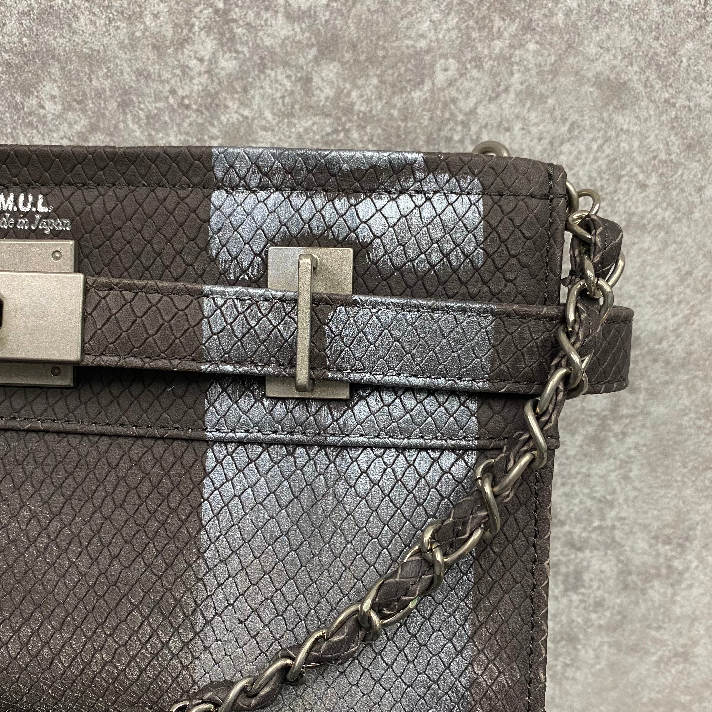【MUL105-SL-1】レイヤードウォレットショルダー リザード型押し(グレー) シルバーライン(細)　※10/29〜11/2より順次配送