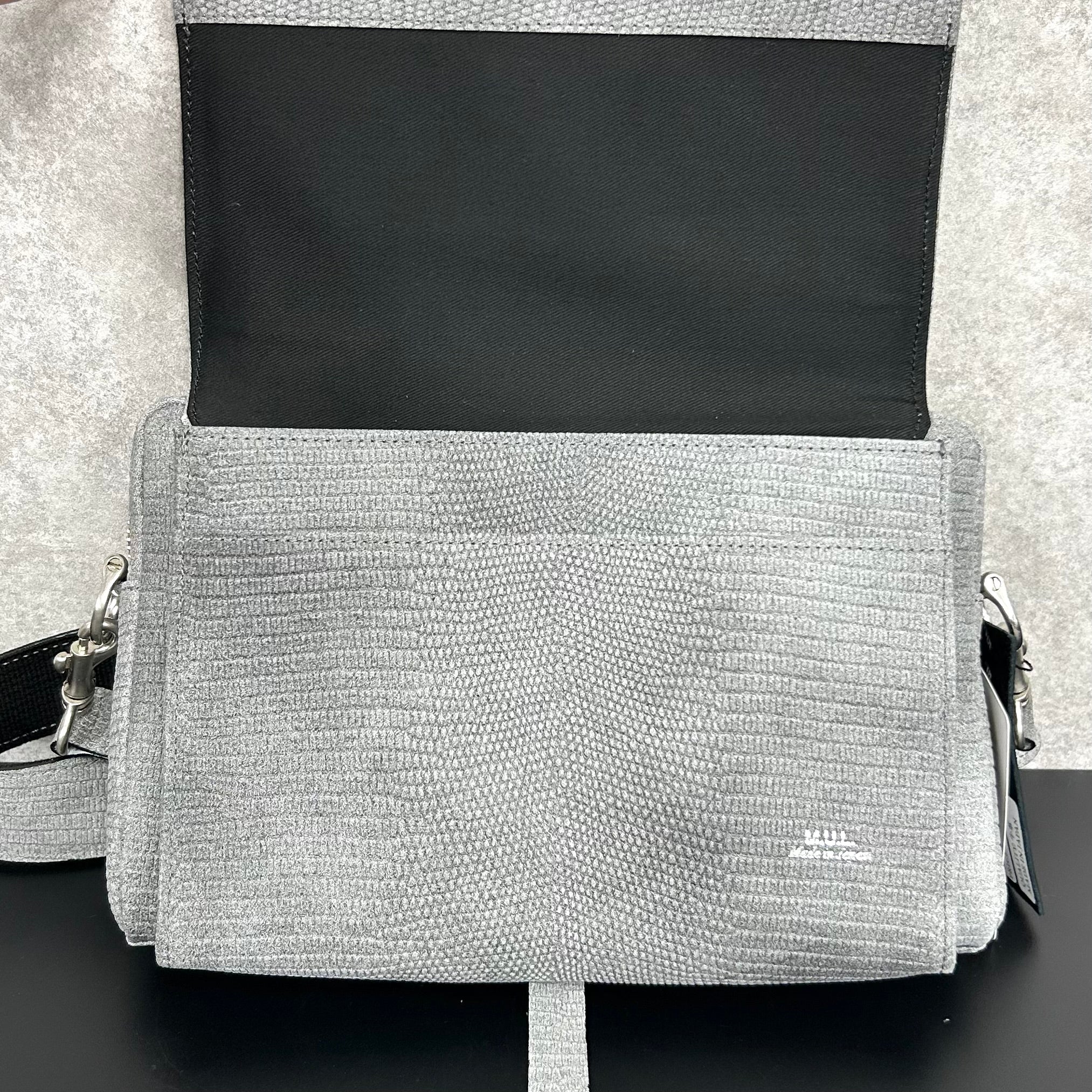 【MUL040】ショルダーバッグ　ホワイト汚し加工　リザード型押し　レザーショルダー　※7/2〜7/12より事務所から順次発送予定