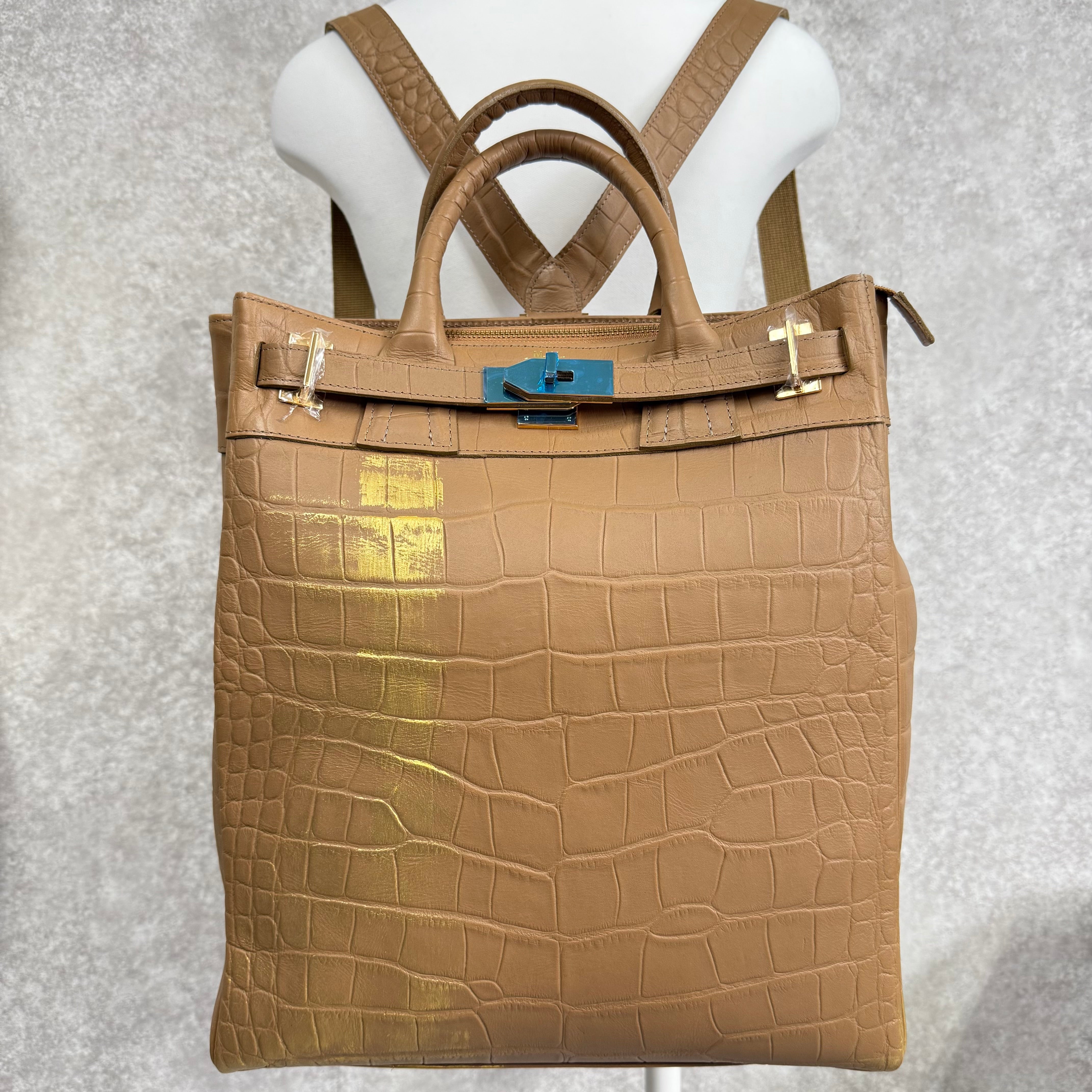 【MUL007】バックパックM　‐スムースベージュ‐　クロコダイル型押し　ゴールド金具　ゴールドライン入り　※7/2〜7/12より事務所から順次発送予定