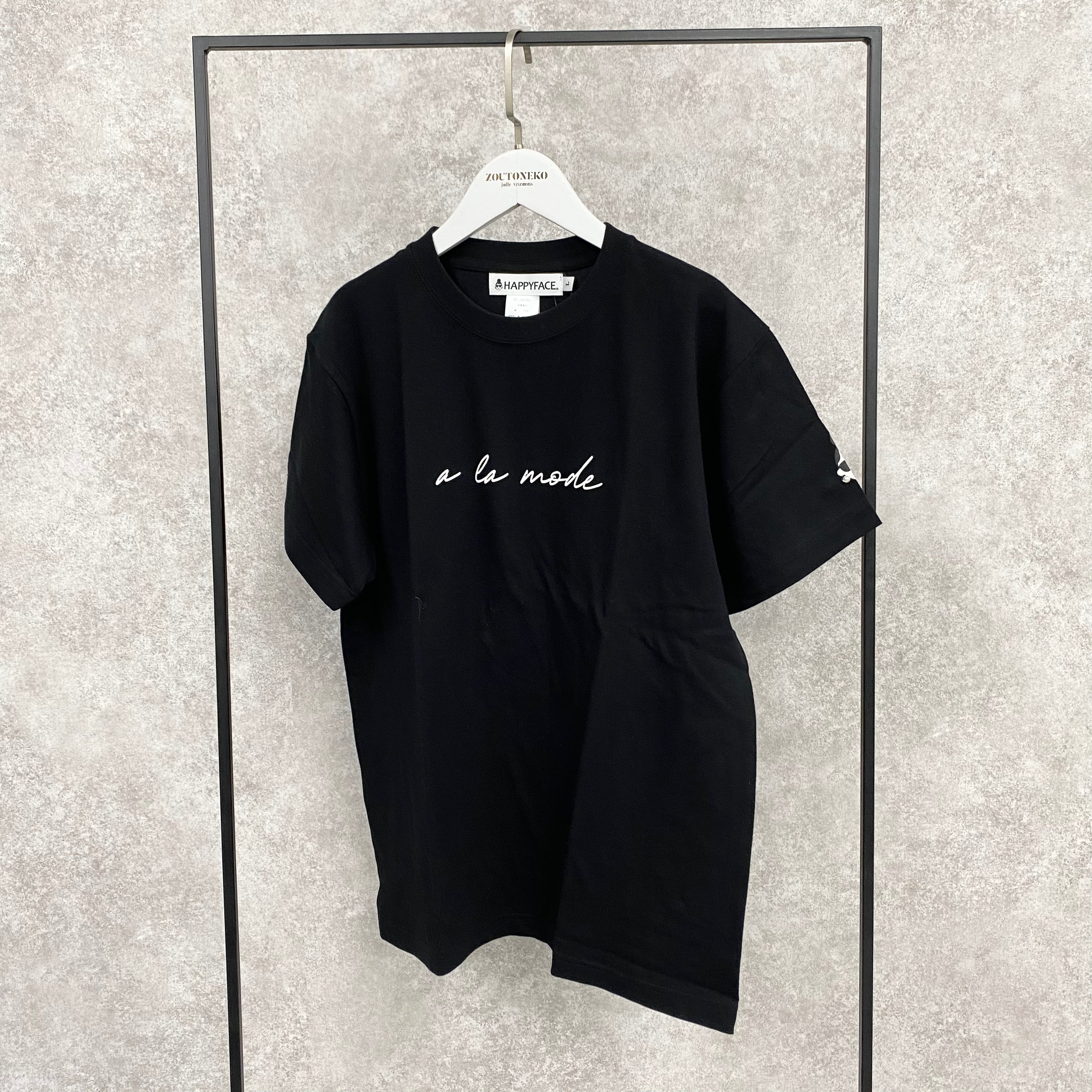【HAPPYFACE】EMMAプリントTシャツ アラモード ブラック Lサイズ ※5/14〜20頃より順次配送