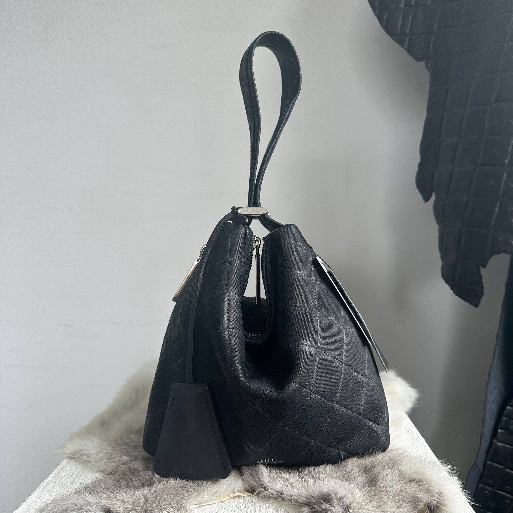 【3】イニシャル刻印対象　drop 2way S デニムキルティング ブラック ストラップ付き  ※2週間前後より順次発送