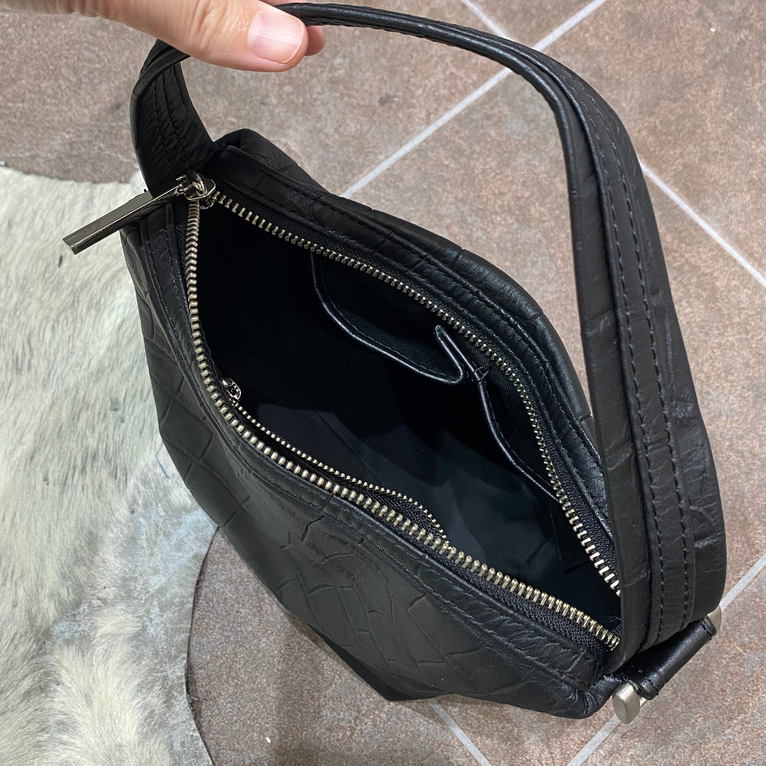 ⚠️予約【M.U.L.】ドロップ 2way クロコダイル型押し -ブラック-　※R7. 6月末納品予定