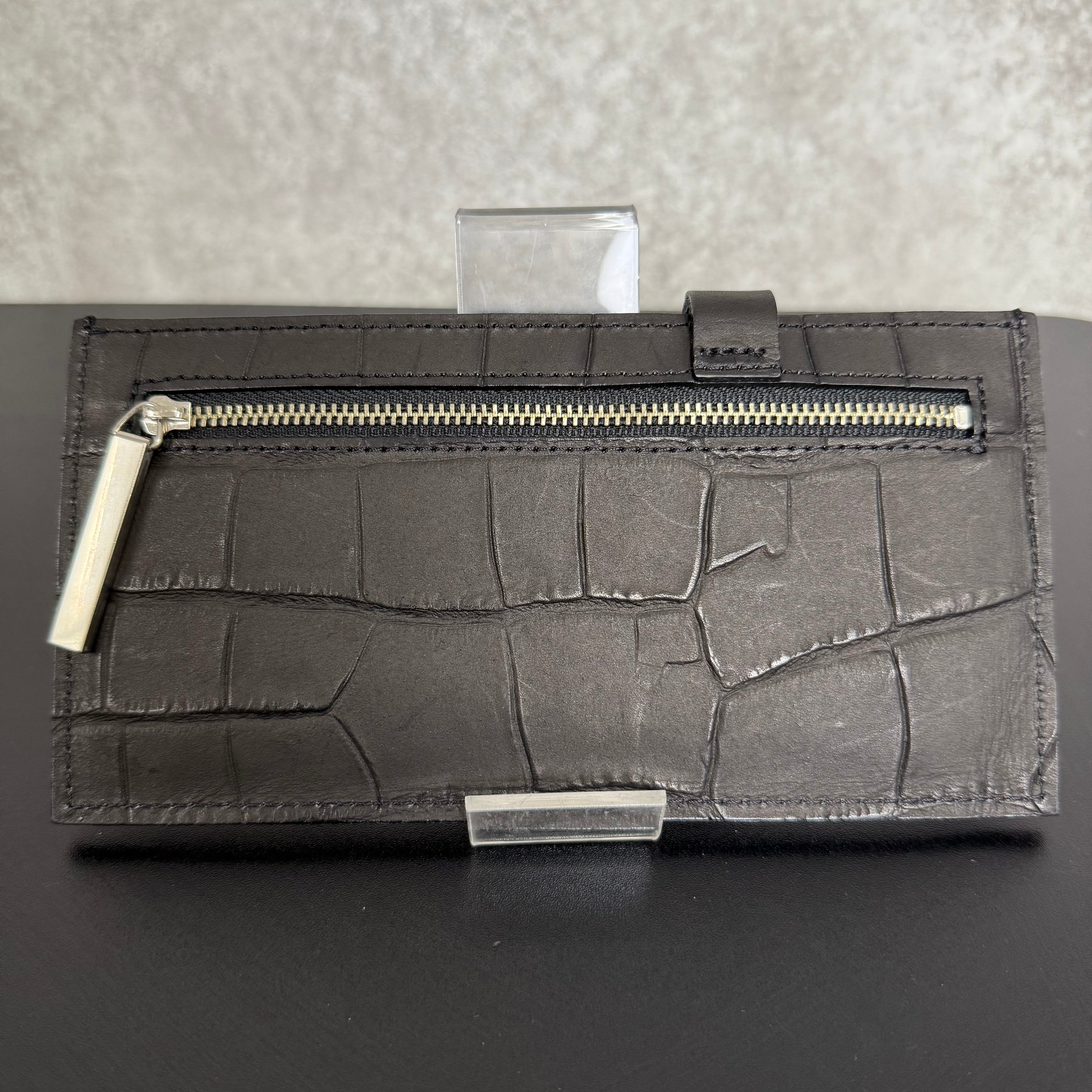 【MUL027】フラットロングウォレット　‐ブラック‐　クロコダイル型押し　シルバー金具　シルバーライン入り　※7/2〜7/12より事務所から順次発送予定
