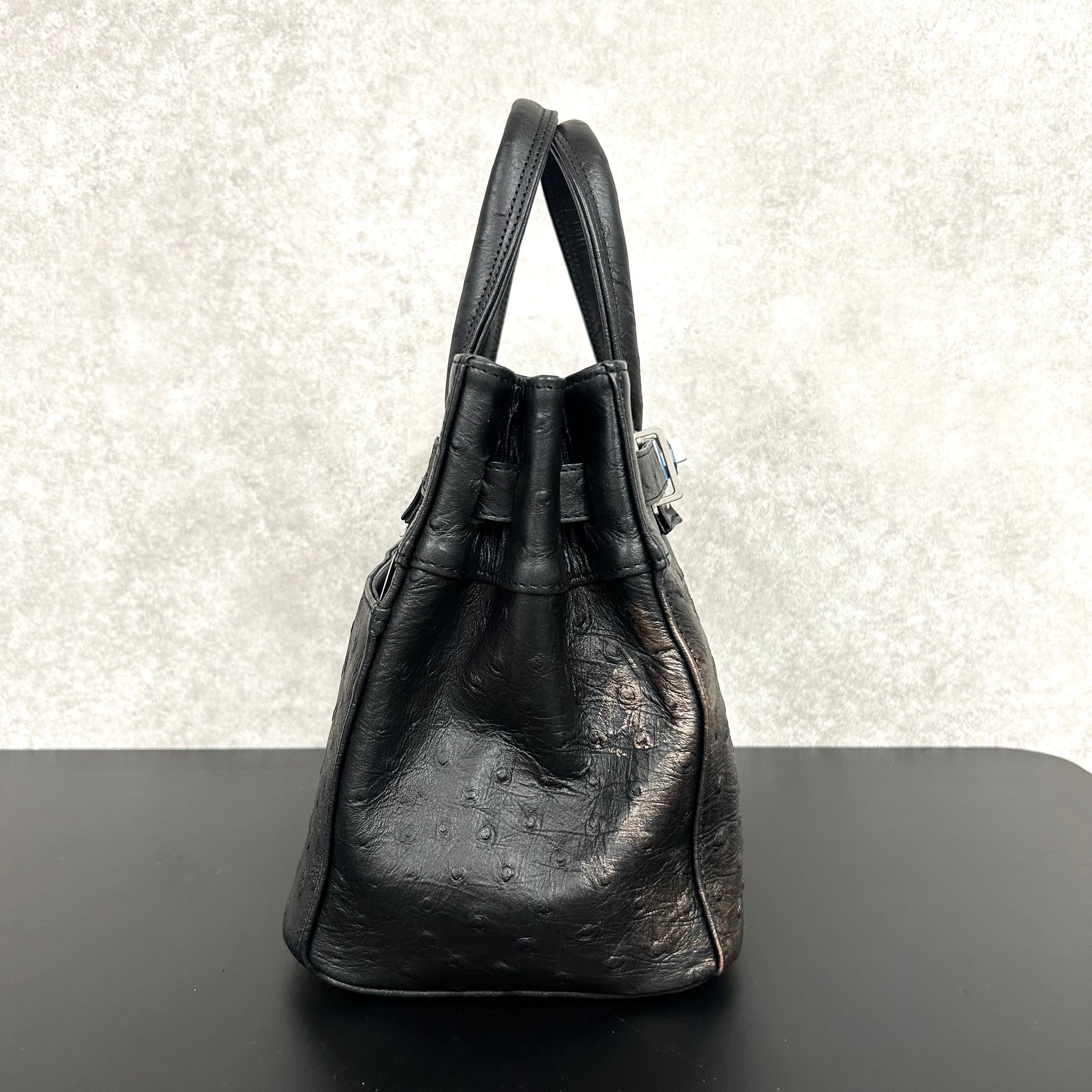 【MUL063】stud series トート　S　 - ブラック-　オーストリッチ型押し　ブロンズライン入り  　※7/2〜7/12より事務所から順次発送予定