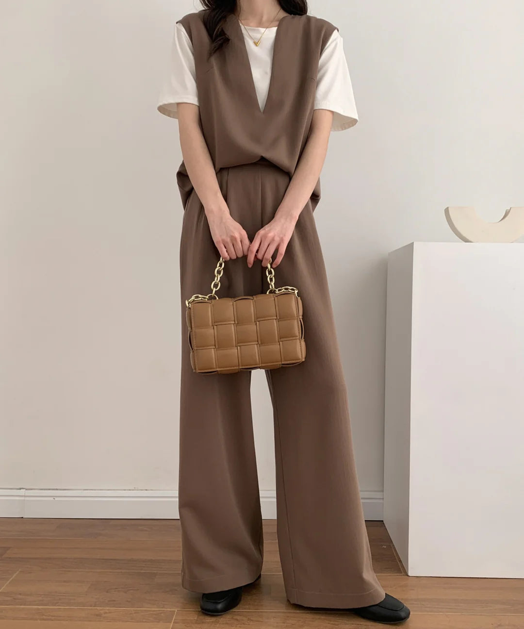 【ABITOKYO】スキッパネックノースリーブブラウス＆ウエストタックセミワイドパンツセットアップ モカ ※5/28-6/3より順次発送