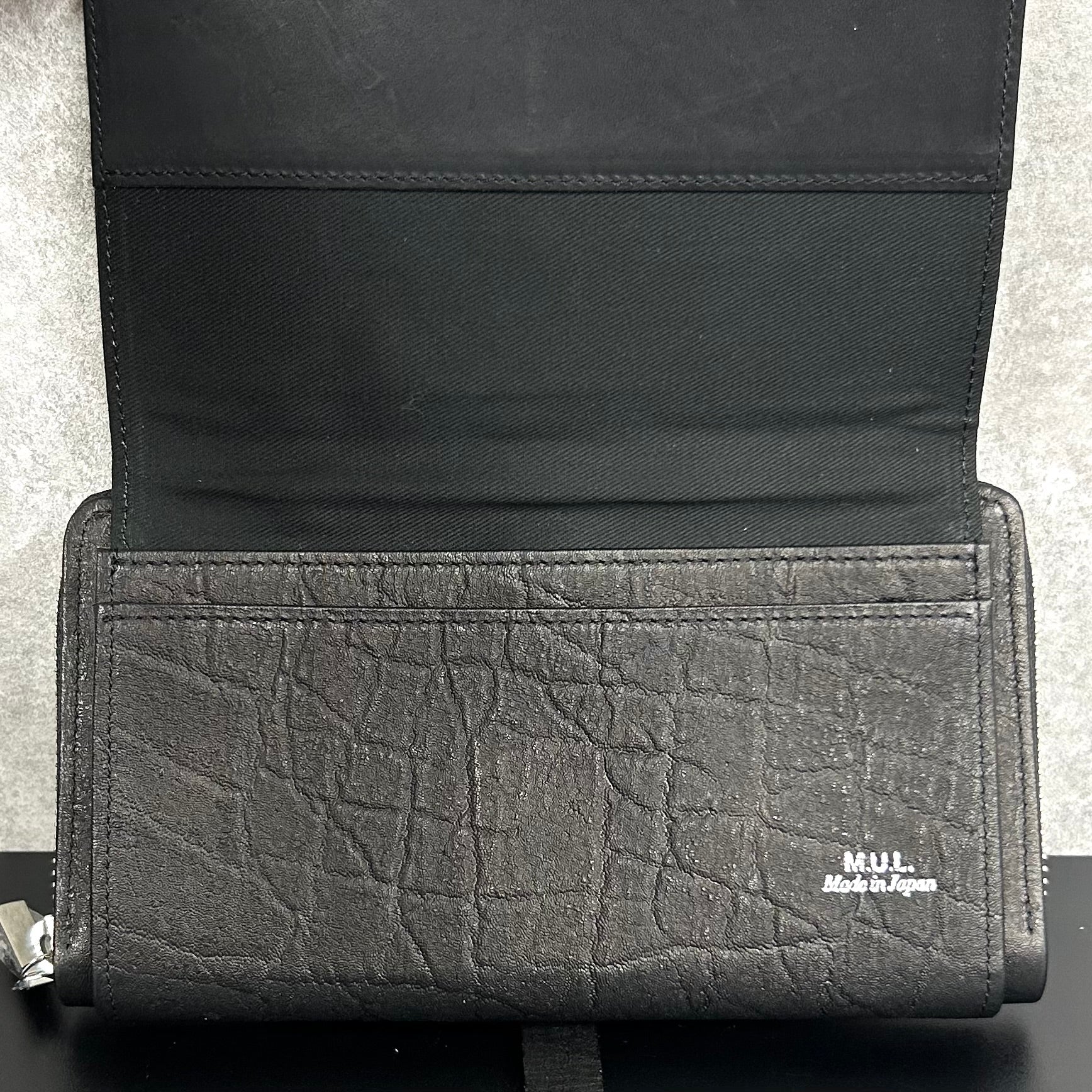 【MUL008】ウォレットショルダー　-ブラック‐　エレファント型押し　レザーショルダー　※7/2〜7/12より事務所から順次発送予定