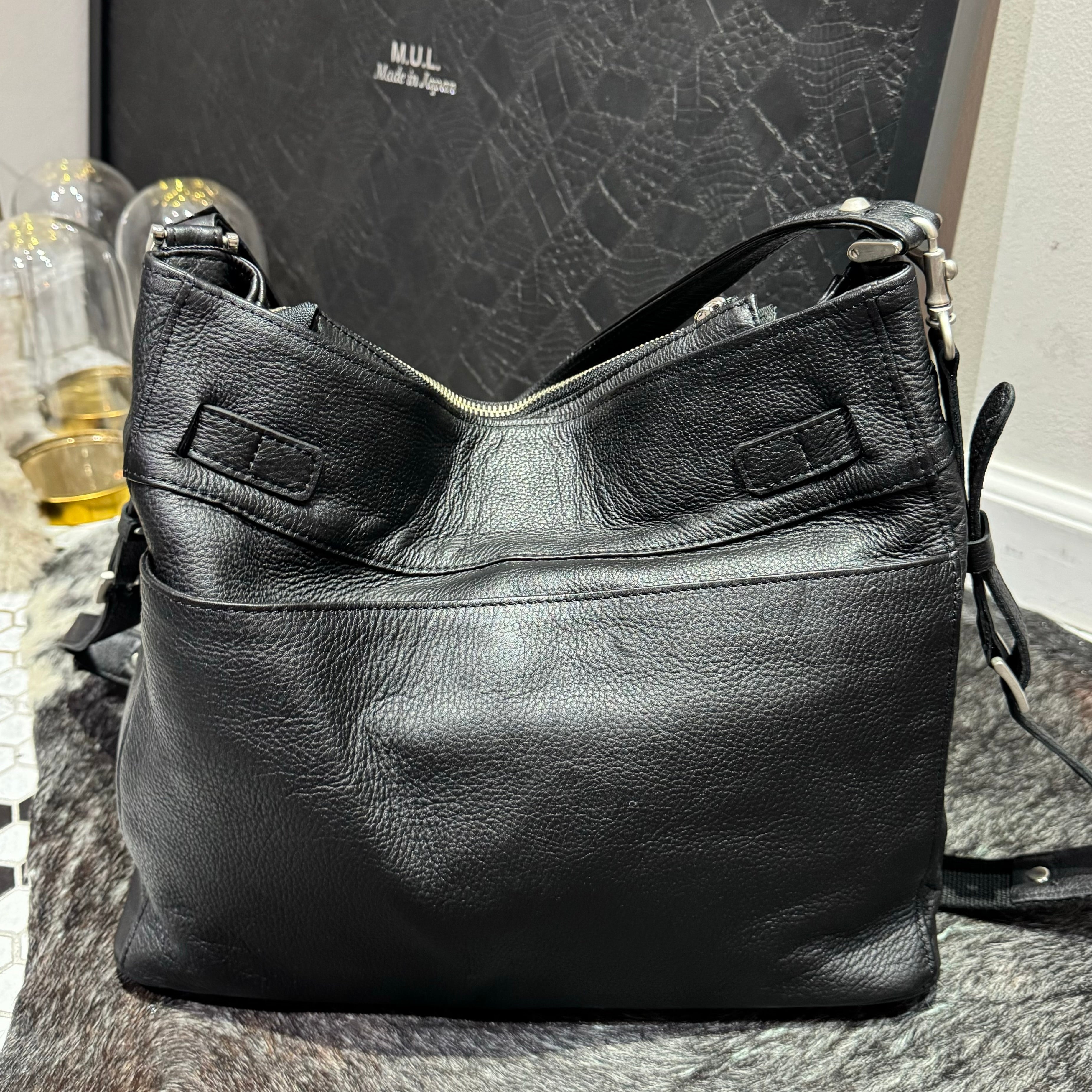⚠️予約【M.U.L.】ワンハンドル2wayショルダー　シボ型押し　マットシルバー金具　-ブラック-  ※キーストラップは別売りになります。　※R7. 6月末納品予定