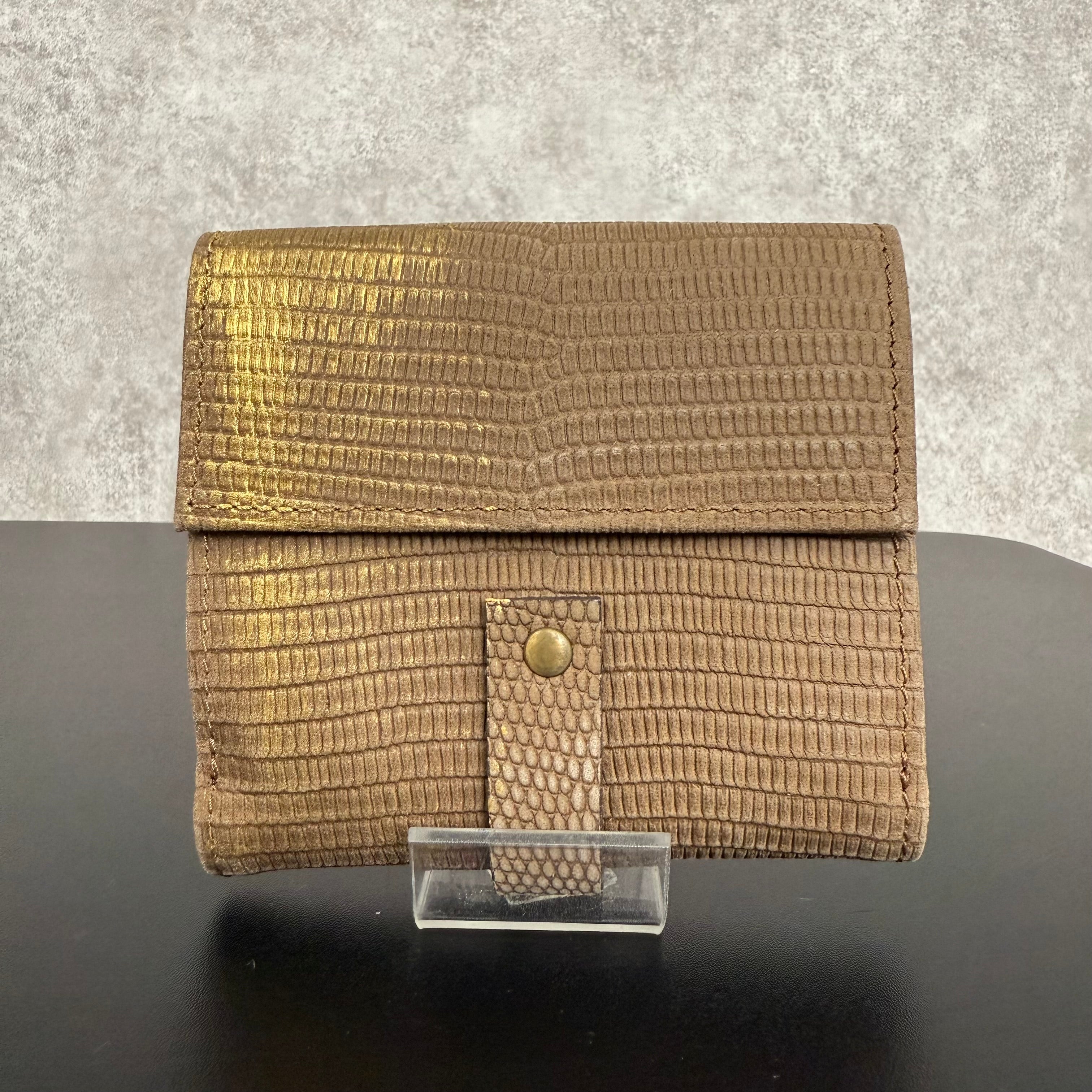 【MUL124】ミニウォレット　‐ヌバックベージュ‐　リザード型押し　真鍮金具　ゴールドライン入り　　※7/2〜7/12より事務所から順次発送予定