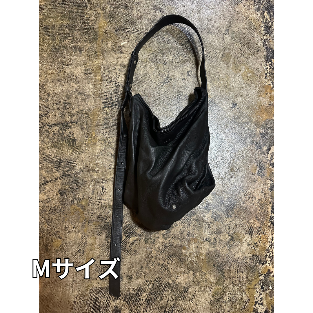 M.U.L.ブラックレザーテールショルダーバッグ 洗い加工 ⚠️予約【M.U.L.】テールショルダー(洗い加工) -ブラック- ※R7