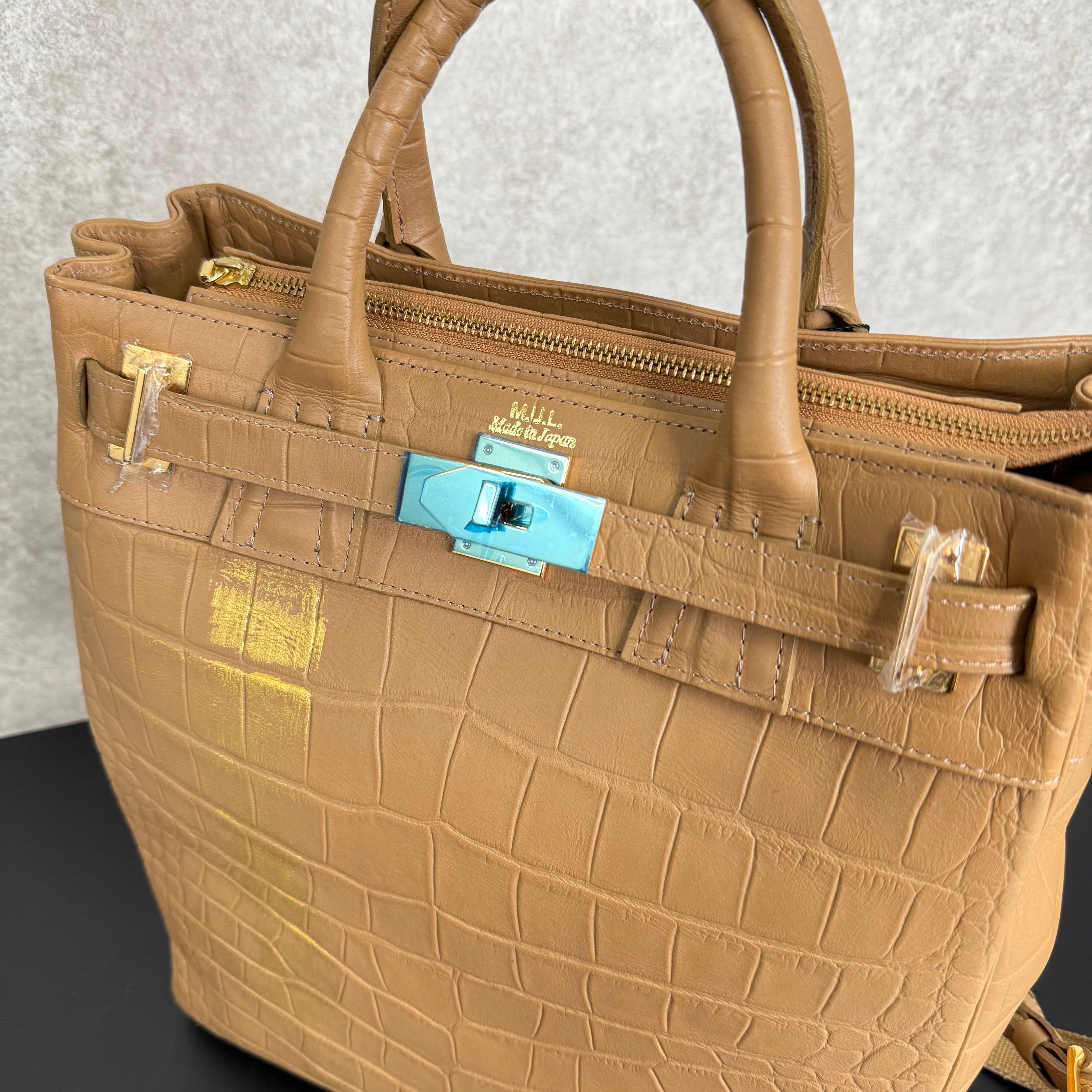 【MUL007】バックパックM　‐スムースベージュ‐　クロコダイル型押し　ゴールド金具　ゴールドライン入り　※7/2〜7/12より事務所から順次発送予定