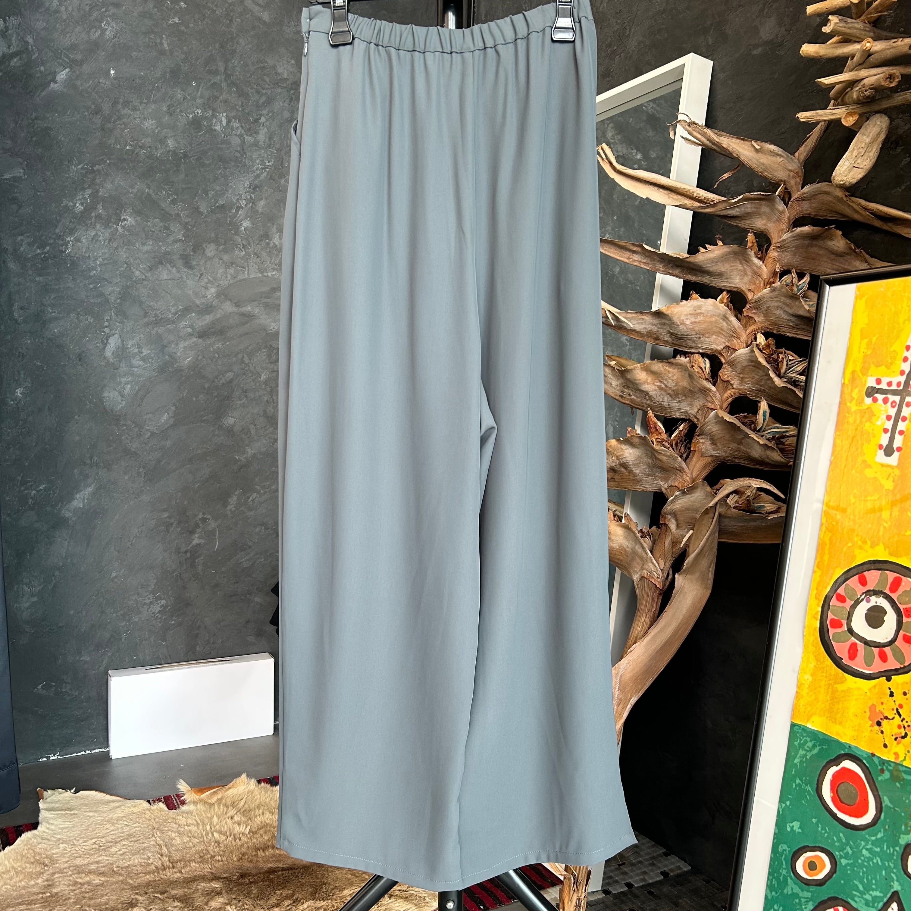 【terrace】　タックカーブパンツ　チャコール ※1/28~2/3頃より順次発送予定