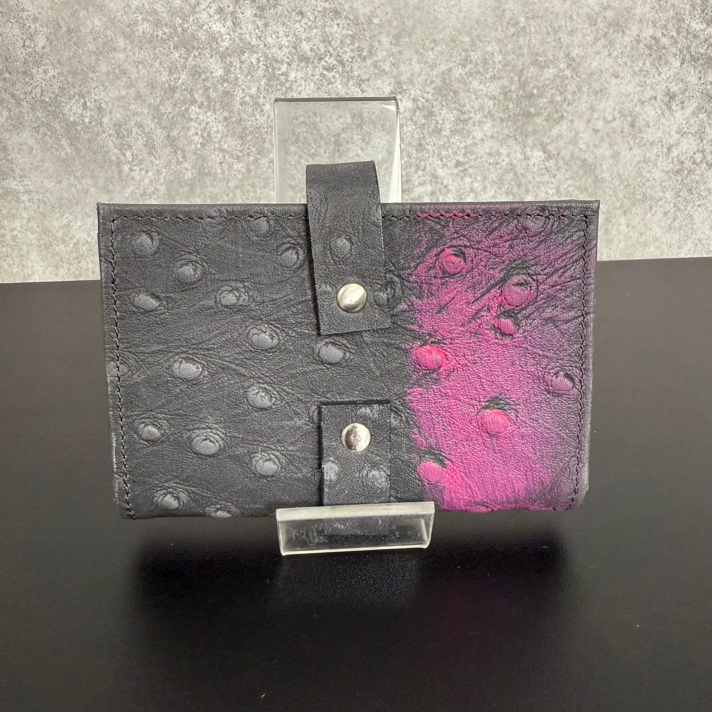 【MUL123】カードケース　‐グレー‐　オーストリッチ型押し　シルバー金具　ピンクライン入り　※7/2〜7/12より事務所から順次発送予定