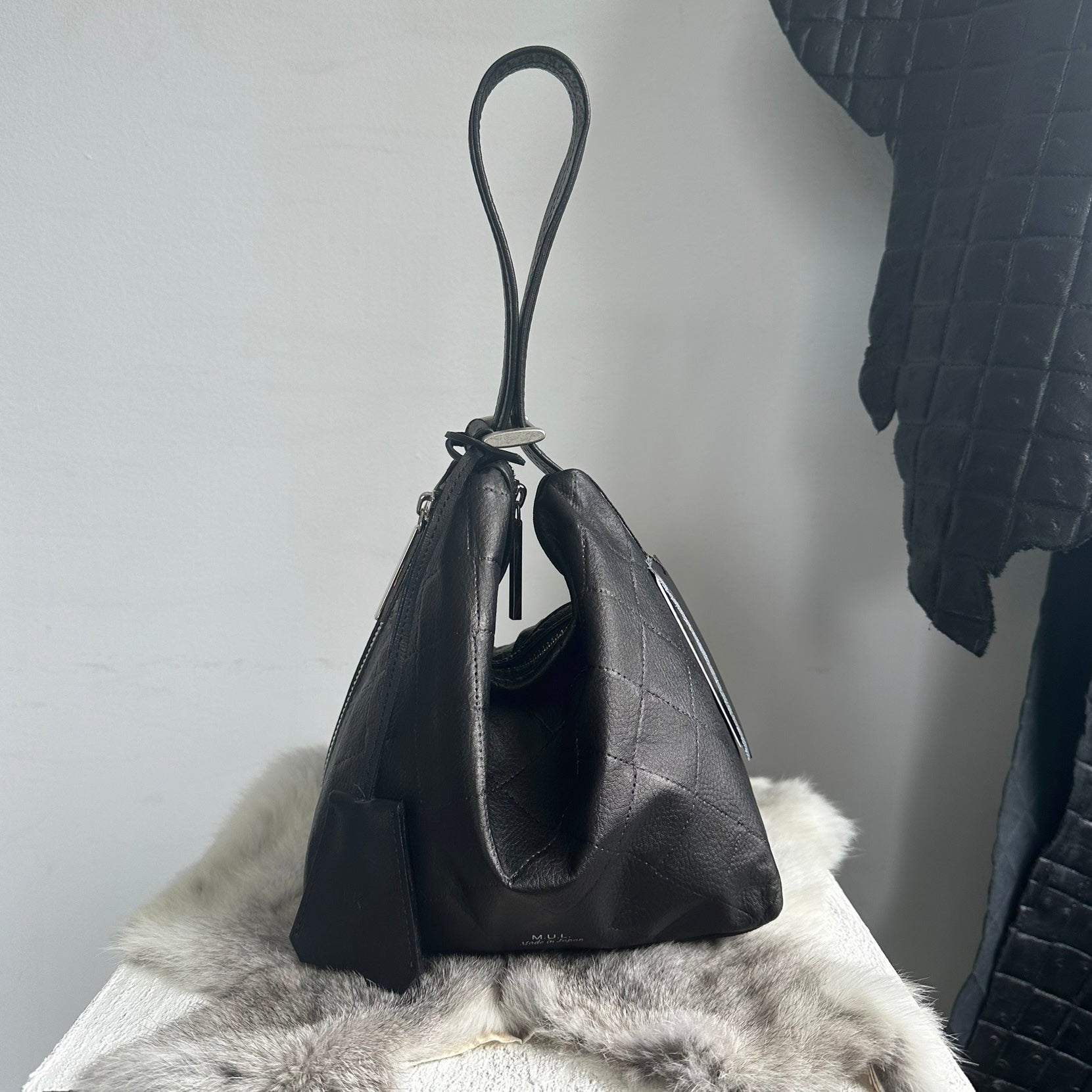 【2】イニシャル刻印対象　drop 2way S キルティング ブラック ストラップ付き ※2週間前後より順次発送