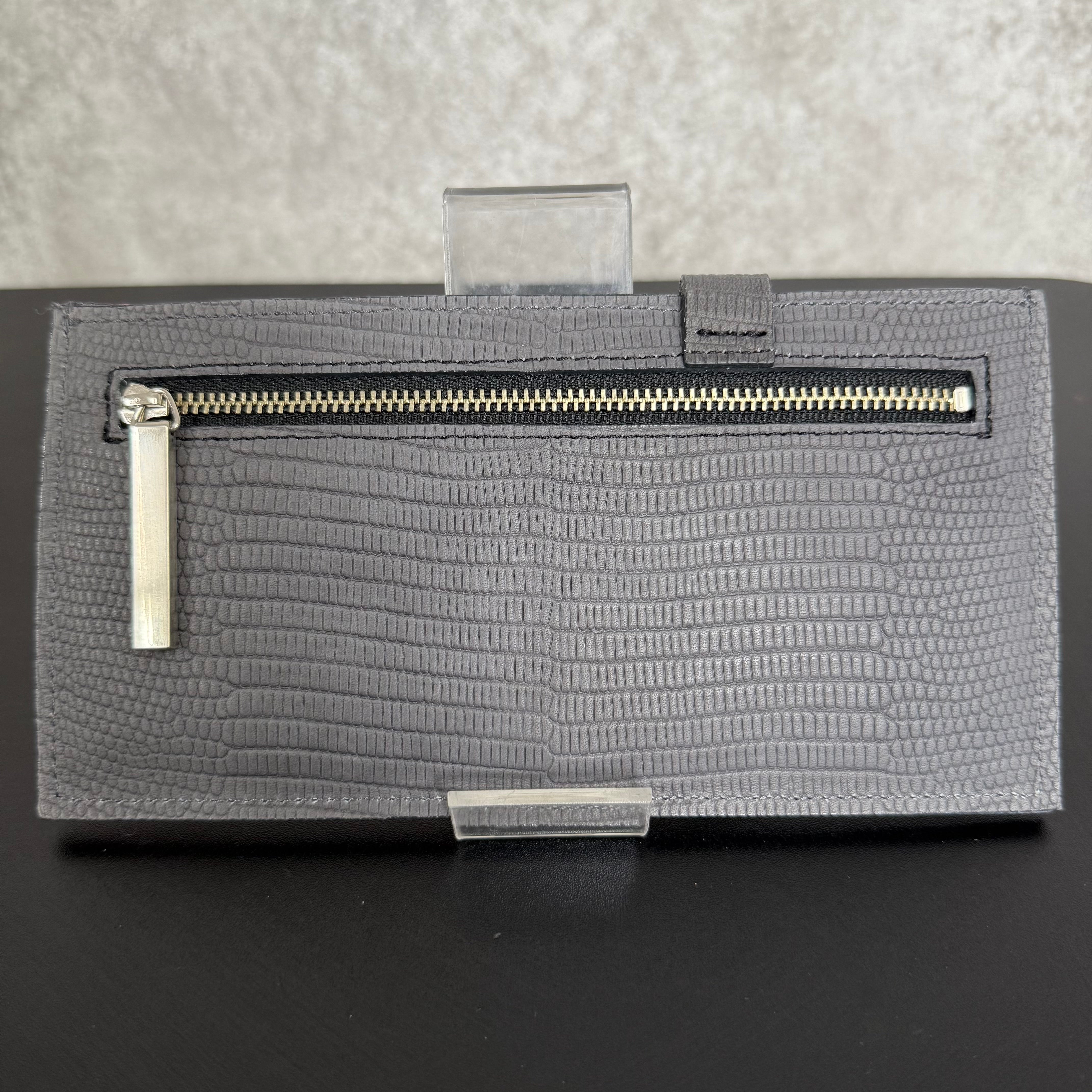 【MUL027】フラットロングウォレット　‐グレー‐　リザード型押し　シルバー金具　ピンクライン入り　※7/2〜7/12より事務所から順次発送予定
