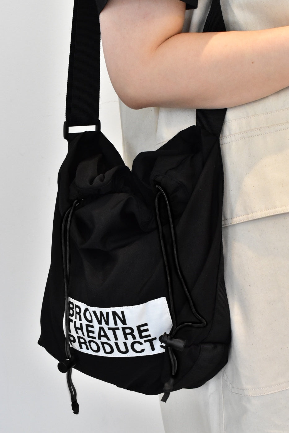 【THEATRE PRODUCTS】NYLONｼｮﾙﾀﾞｰﾊﾞｯｸﾞ-ブラック- ※5/9〜15より順次発送