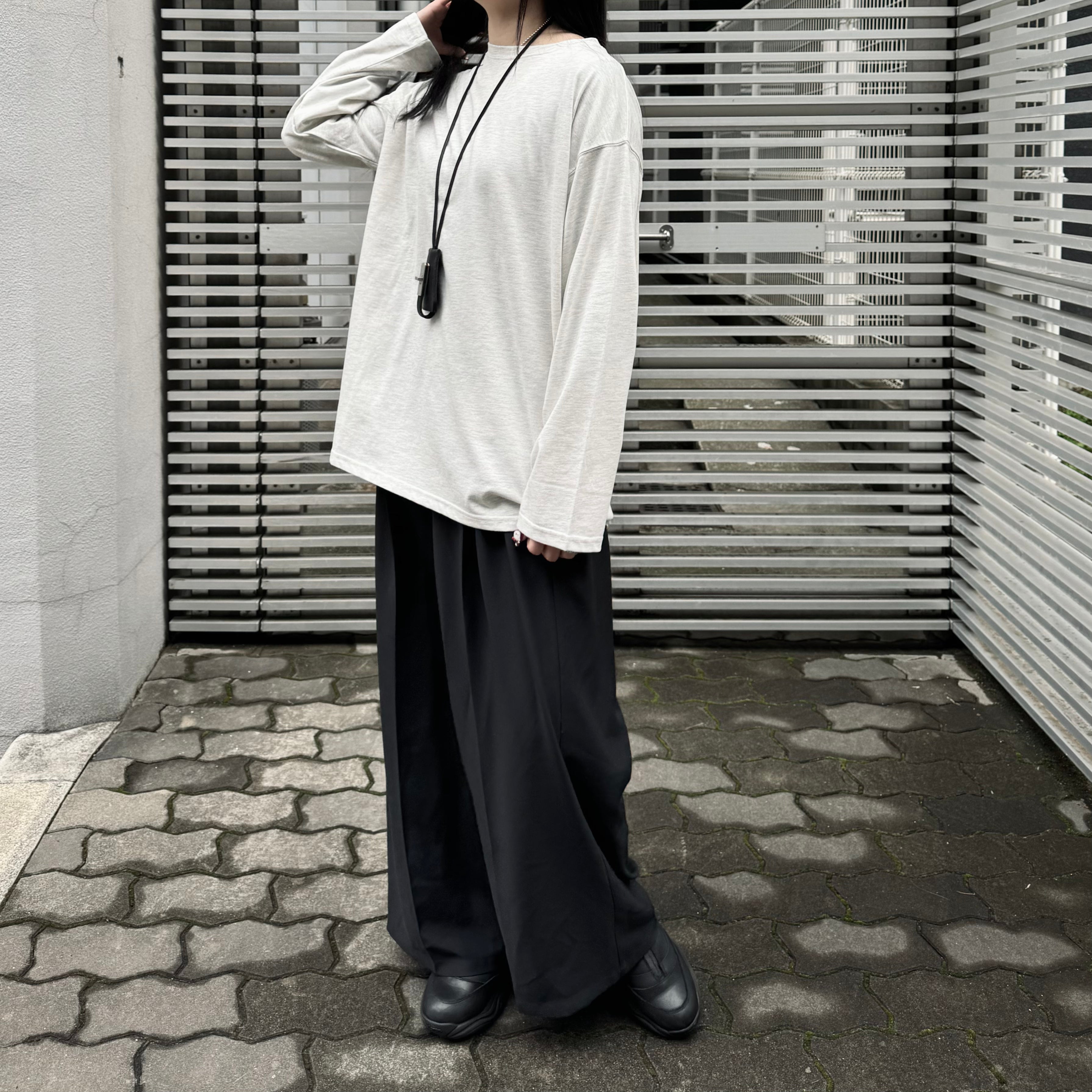 ZOUTONEKO オリジナルタックワイドパンツ ※10/15-21より順次配送 ZOUTONEKO オリジナルタックワイドパンツ ※10/15-21より順次配送