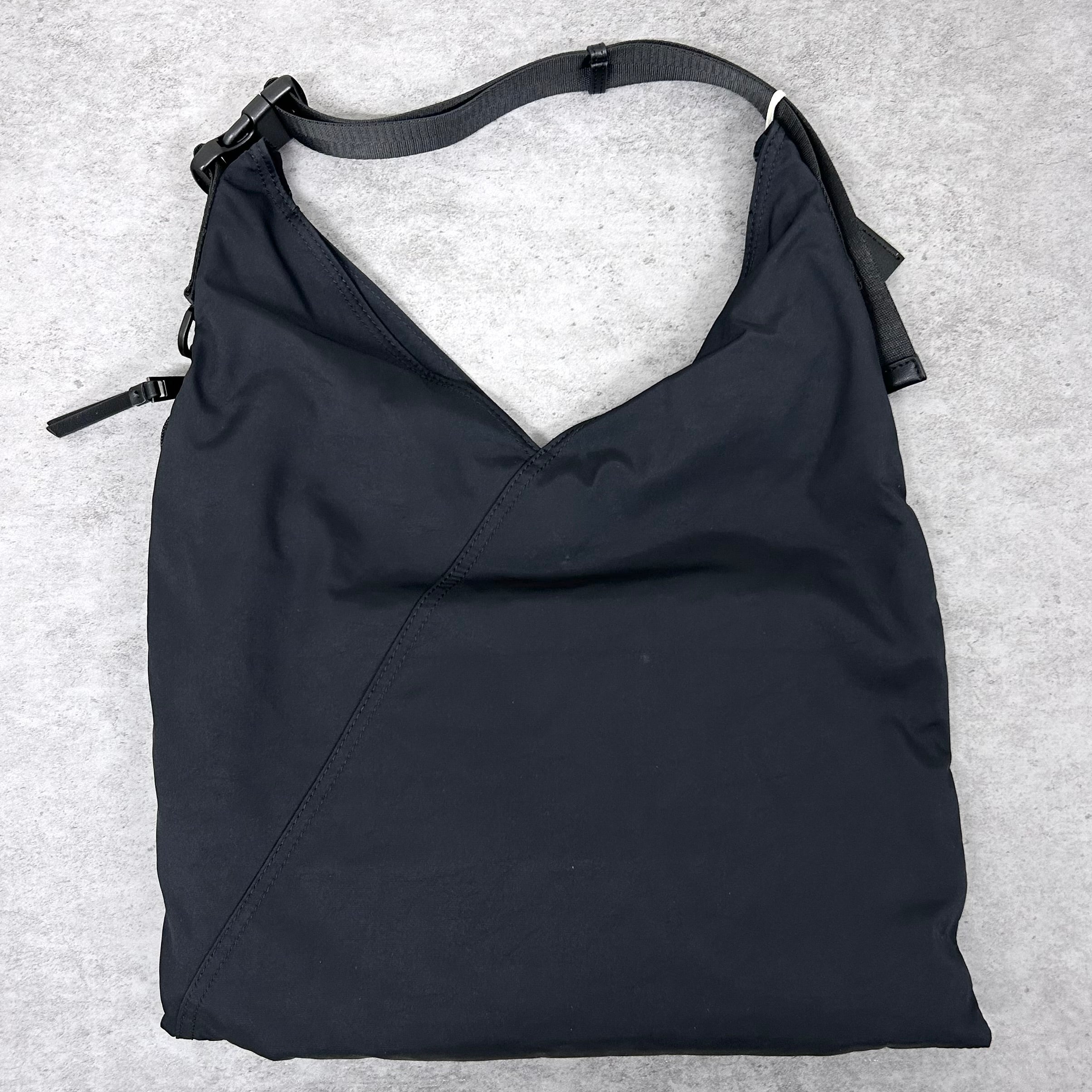※ 完全受注販売【story.】PDトライアングルトートL -ブラック-
