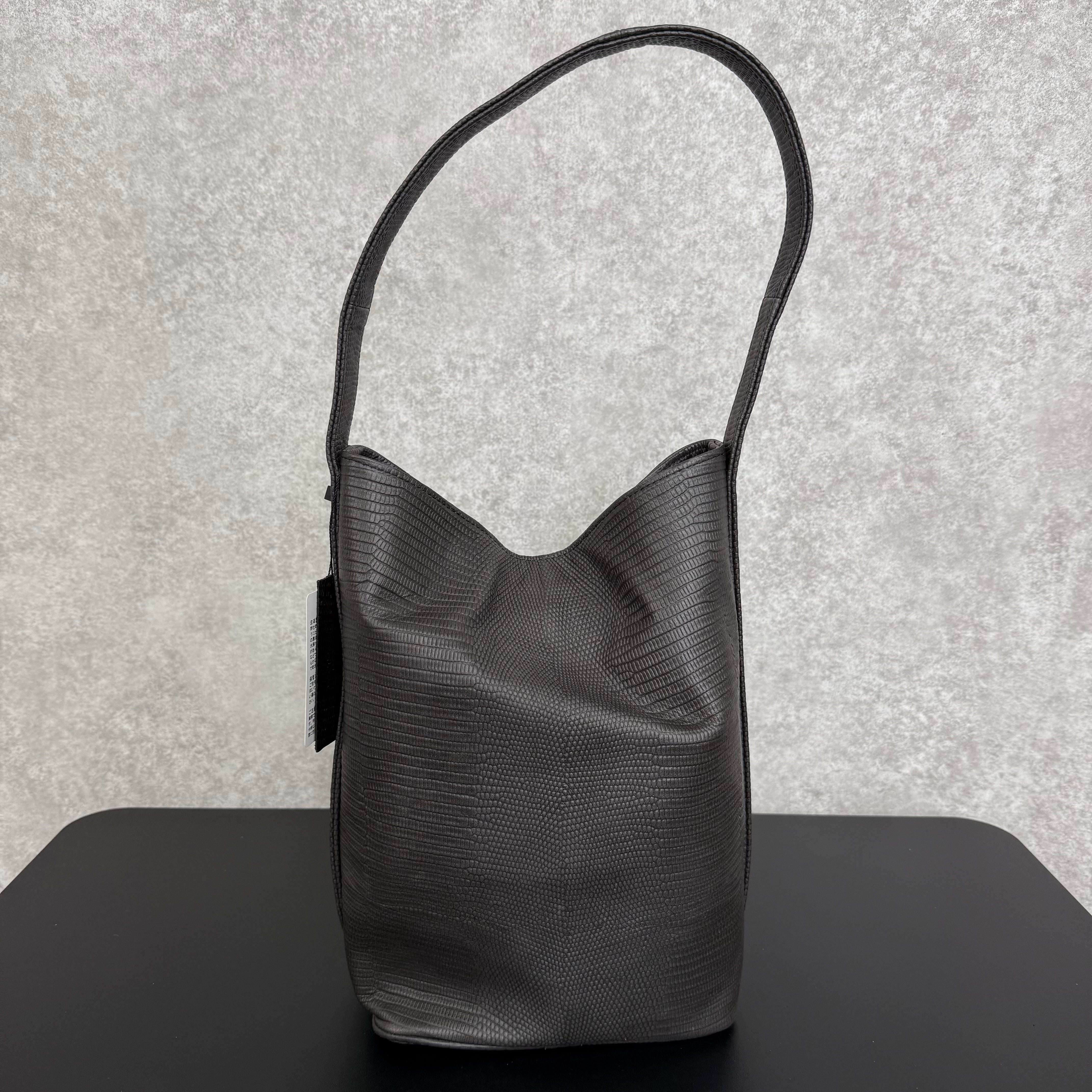 【MUL084】バケットトートS　‐スモーキーブラック-　リザード型押し　※7/2〜7/12より事務所から順次発送予定