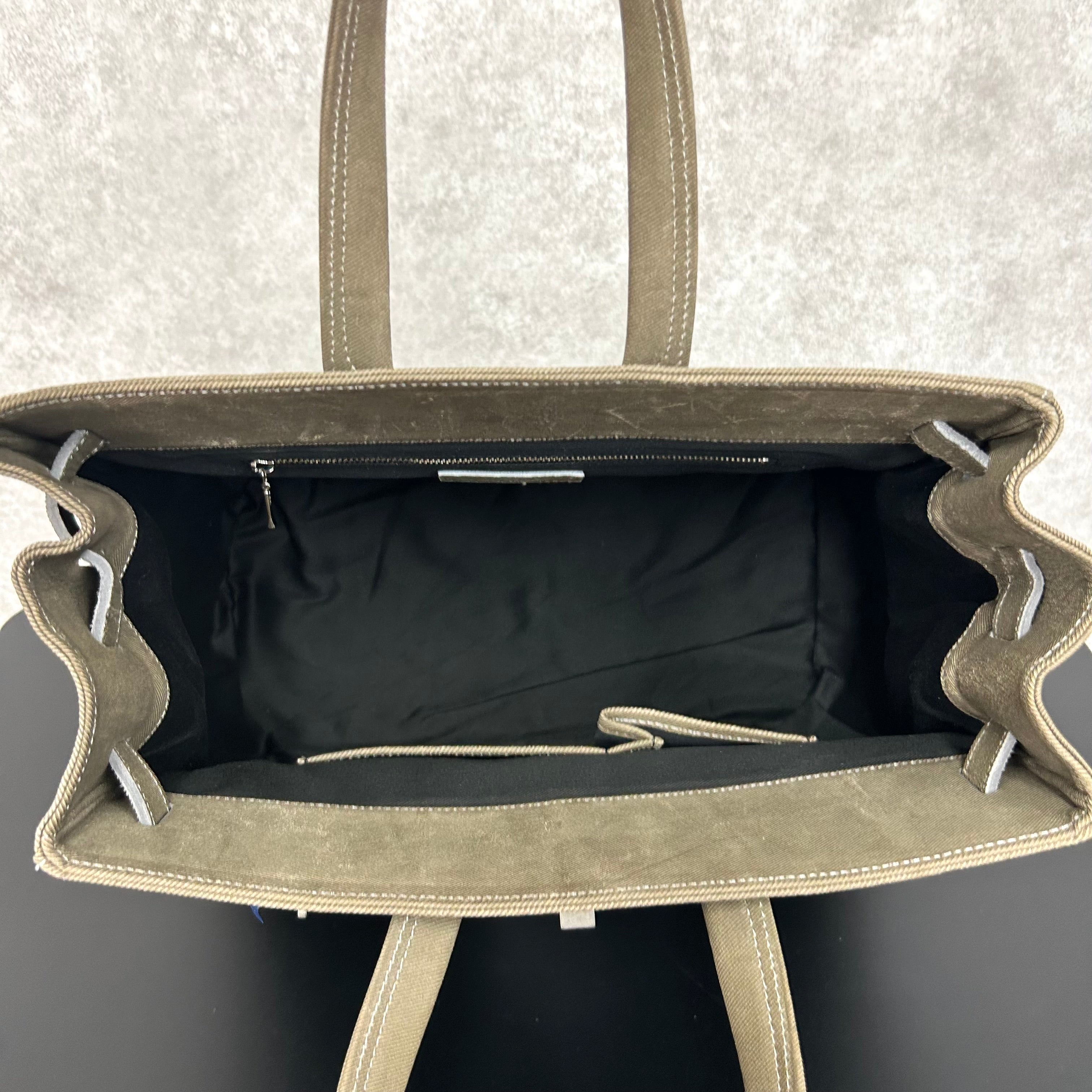 【MUL064】stud series tote　M　 デニムレザー　カーキ　ペイントあり　ホワイトライン入り　※7/2〜7/12より事務所から順次発送予定