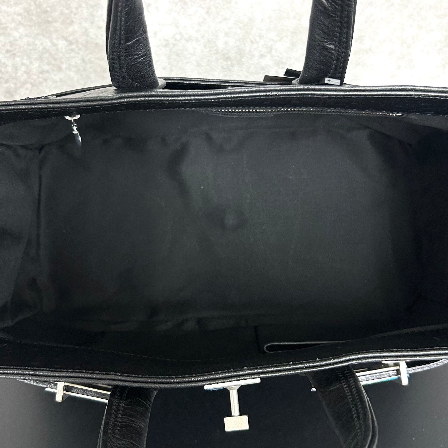 【MUL063】stud series トート　S　 - ブラック-　オーストリッチ型押し   　※7/2〜7/12より事務所から順次発送予定