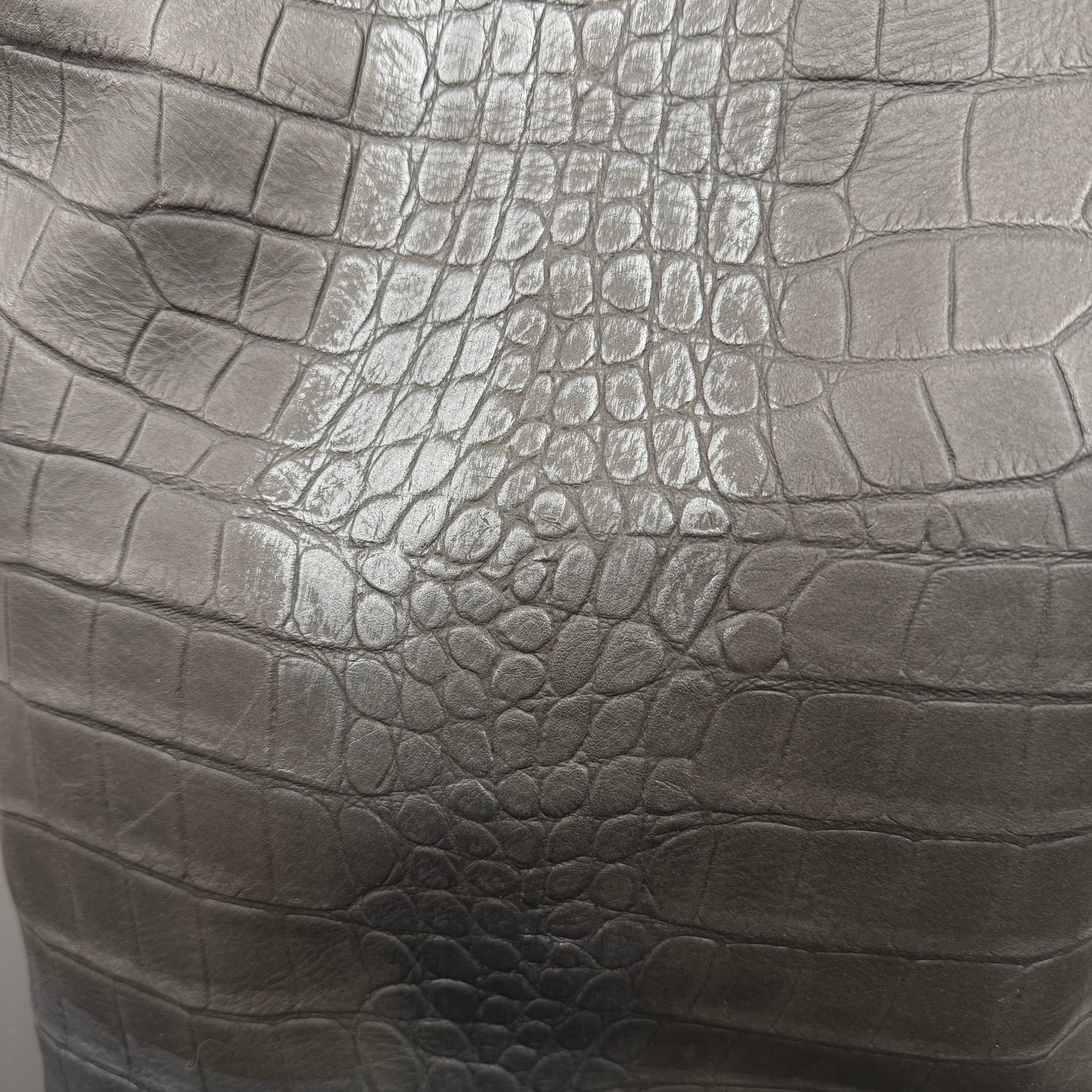 【MUL085】バケットトートM　-スモーキーブラック-　クロコダイル型押し　シルバーライン入り　※7/2〜7/12より事務所から順次発送予定