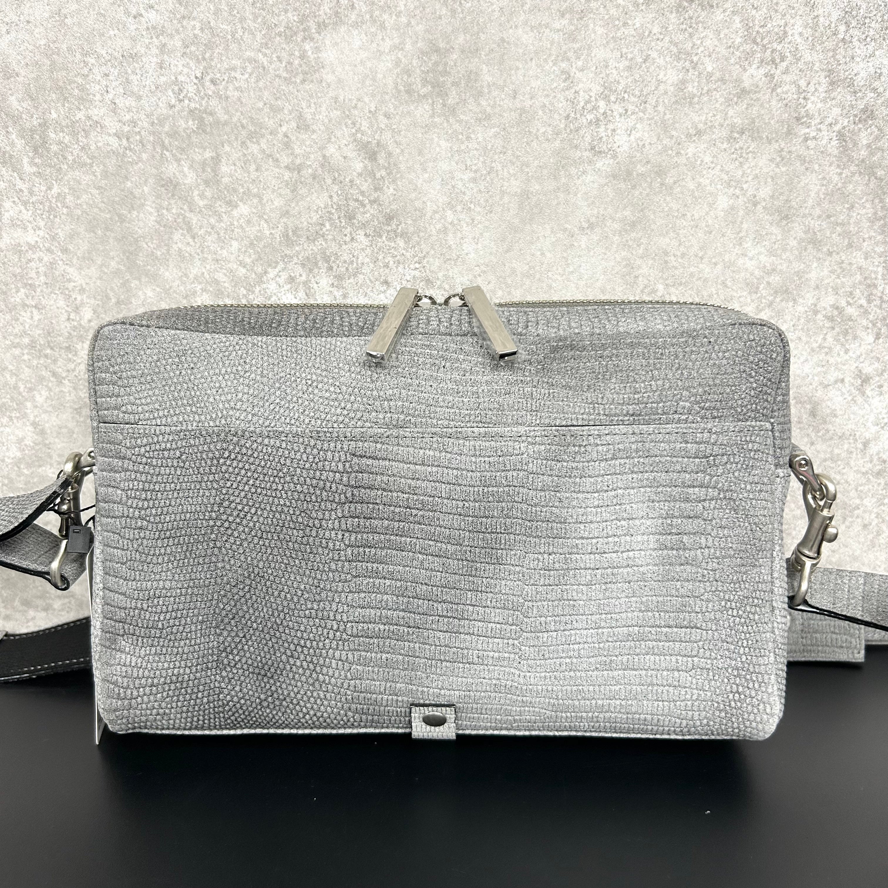 【MUL040】ショルダーバッグ　ホワイト汚し加工　リザード型押し　レザーショルダー　※7/2〜7/12より事務所から順次発送予定