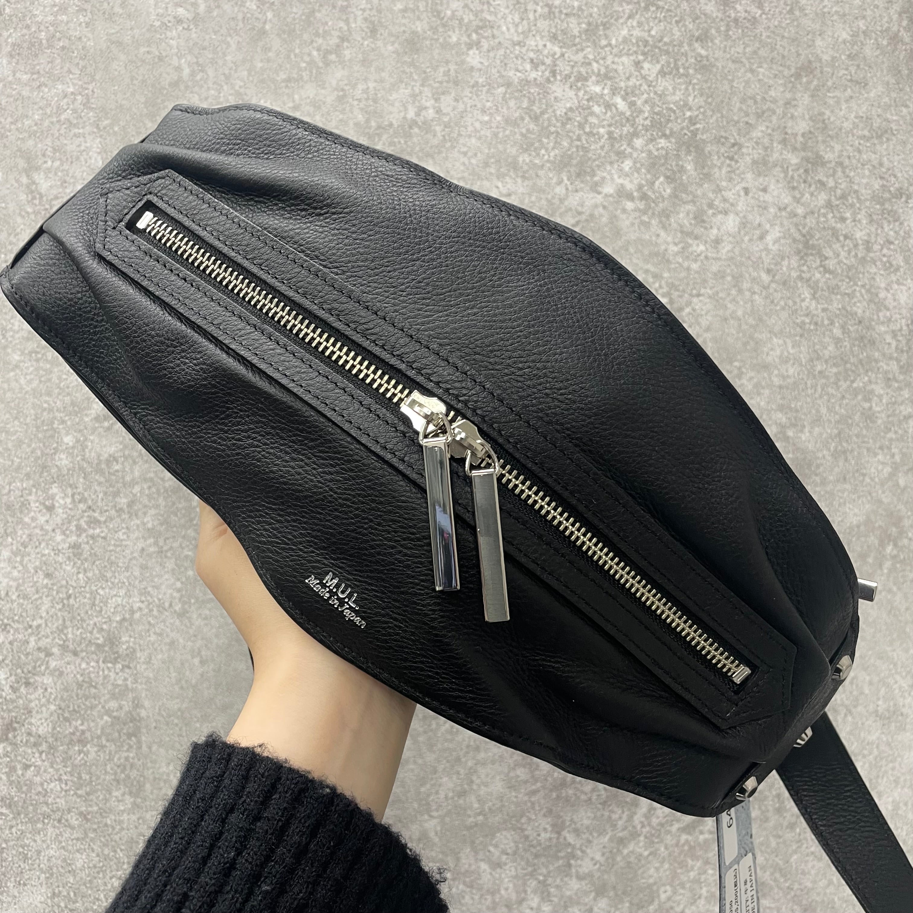 【M.U.L.】キャンディボディバッグ	ブラック  ※一週間以内に配送　※事務所配送
