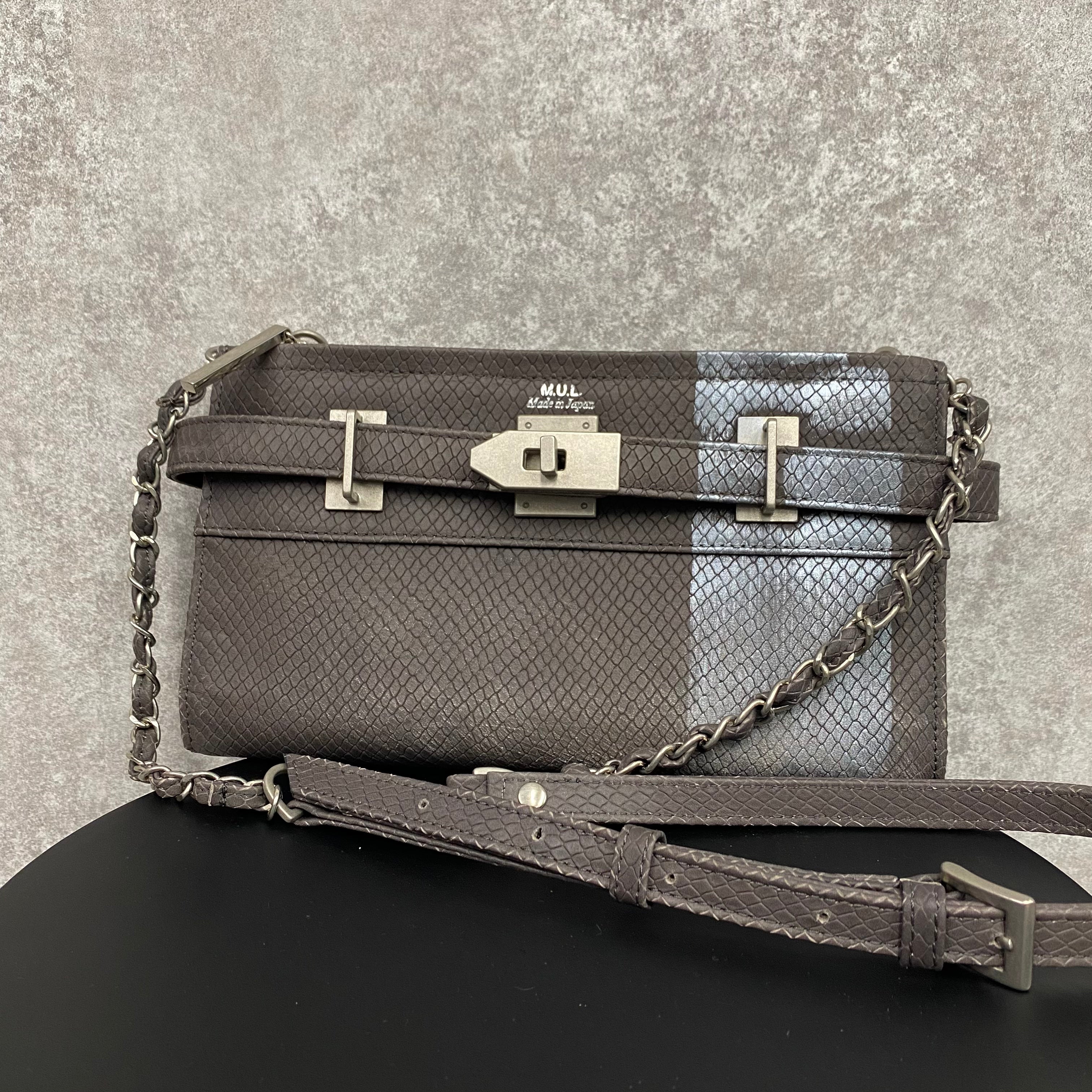 【MUL105-SL-1】レイヤードウォレットショルダー リザード型押し(グレー) シルバーライン(細)　※10/29〜11/2より順次配送