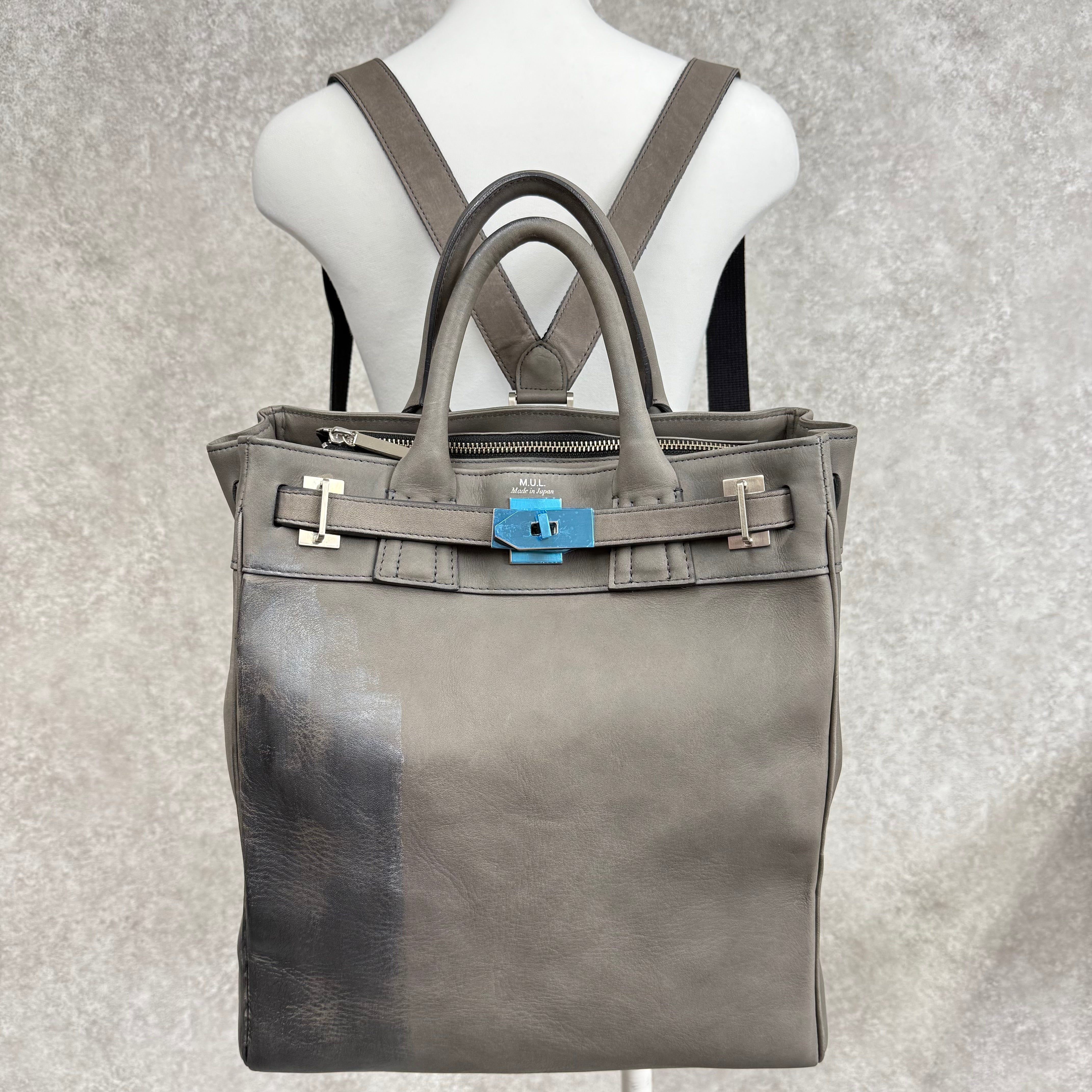 【MUL007】バックパックM　‐グレー‐　オイルレザー　洗い加工　シルバー金具　シルバーライン入り　※7/2〜7/12より事務所から順次発送予定