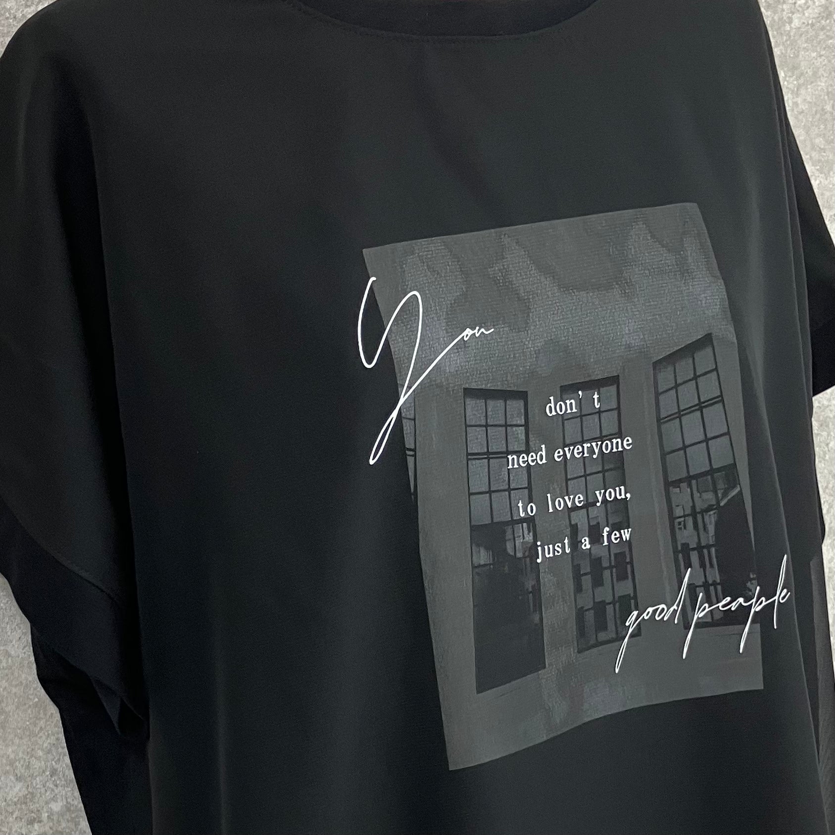 シースルー重ね着風ロゴTシャツ　-ブラック-  ※4/16~4/22頃に順次発送予定