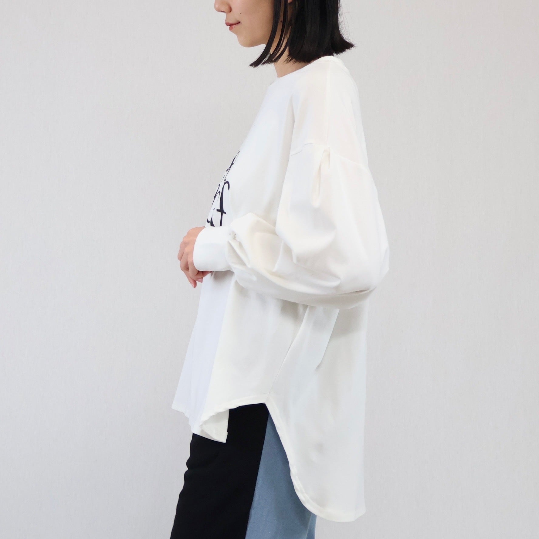 ロゴプリント長袖Tシャツ　A　※3/5~11頃より順次発送