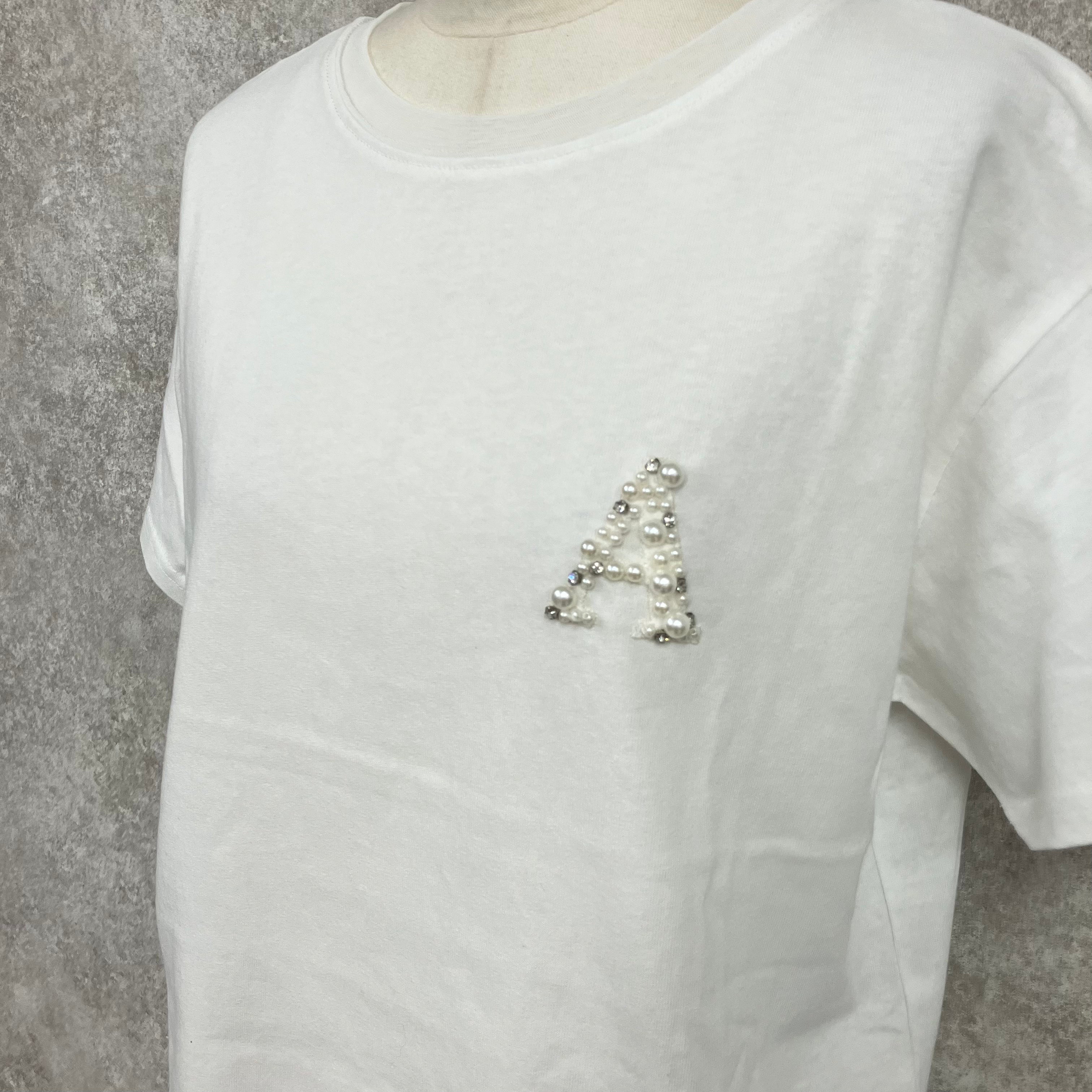 ワンポイントビジューTシャツ　-オフホワイト-　※6/11-17迄に順次発送予定