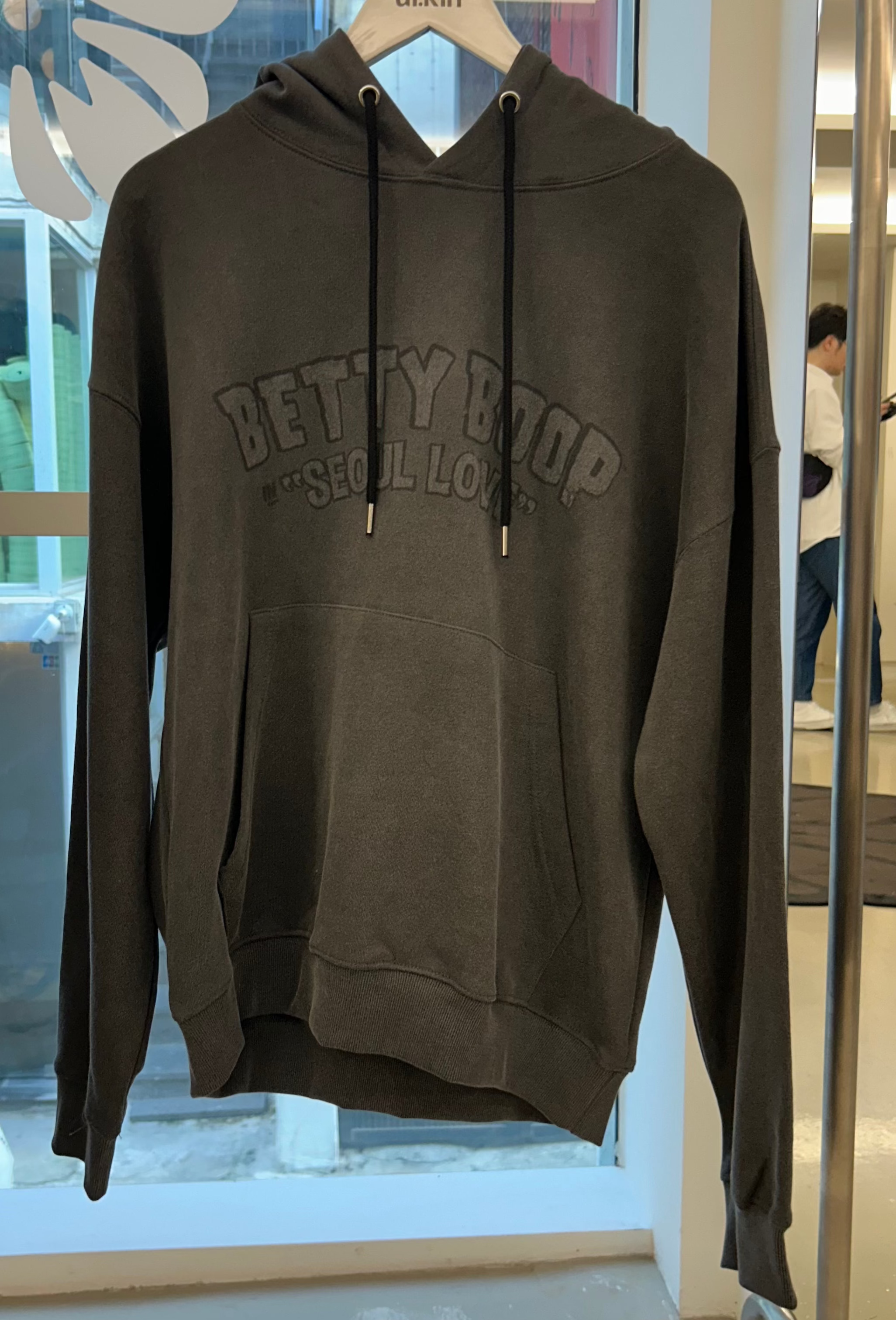 ※予約商品【ULKIN】ULKIN X BETTYBOOP Myeongdong Hoodie -CHARCOAL- Mサイズ　※12月頃より順次配送予定
