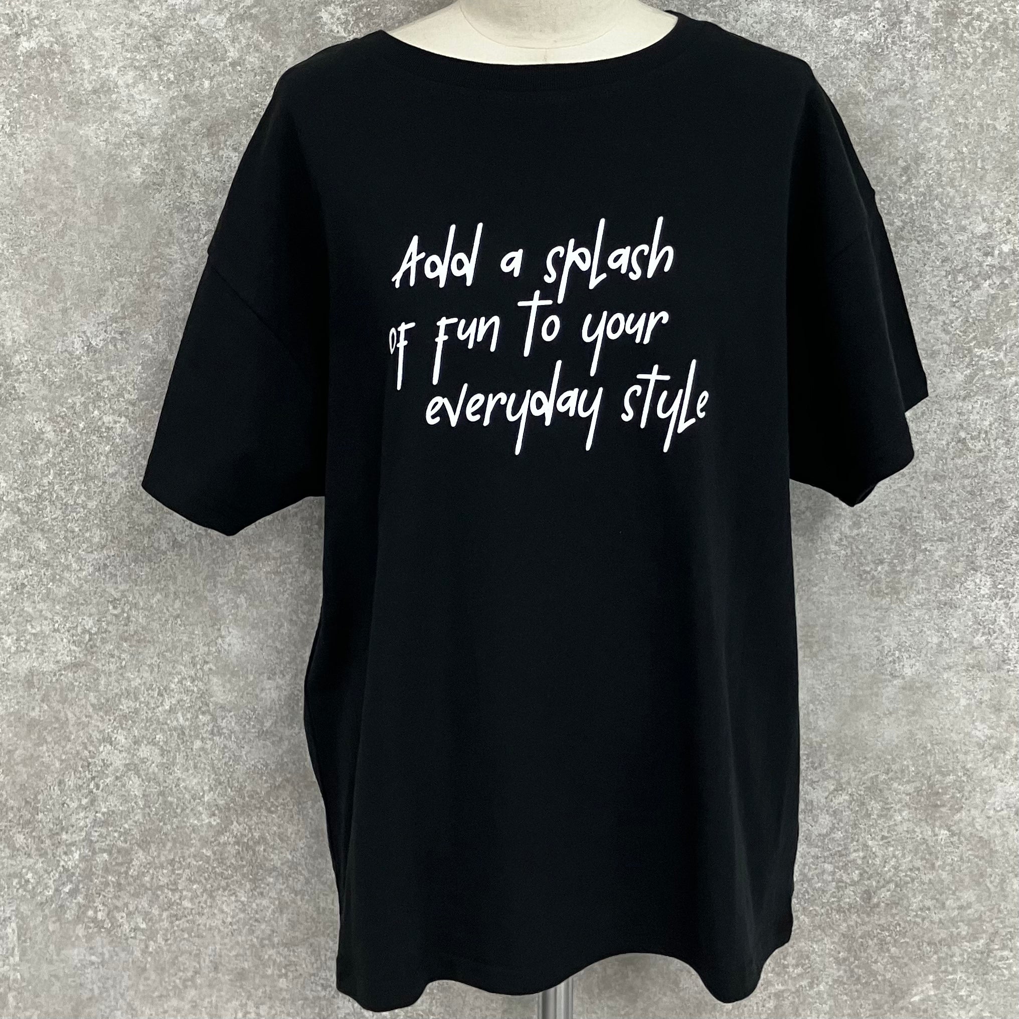 英字ロゴTシャツ　-ブラック-　※7/9~7/15頃より順次配送予定