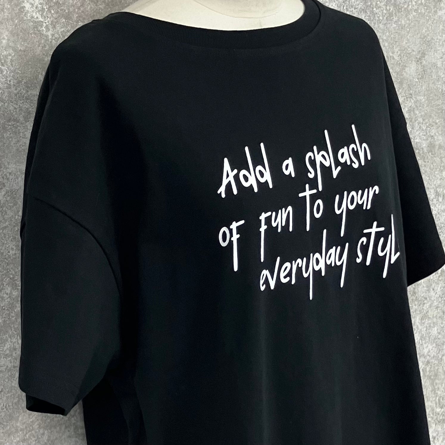 英字ロゴTシャツ　-ブラック-　※7/9~7/15頃より順次配送予定