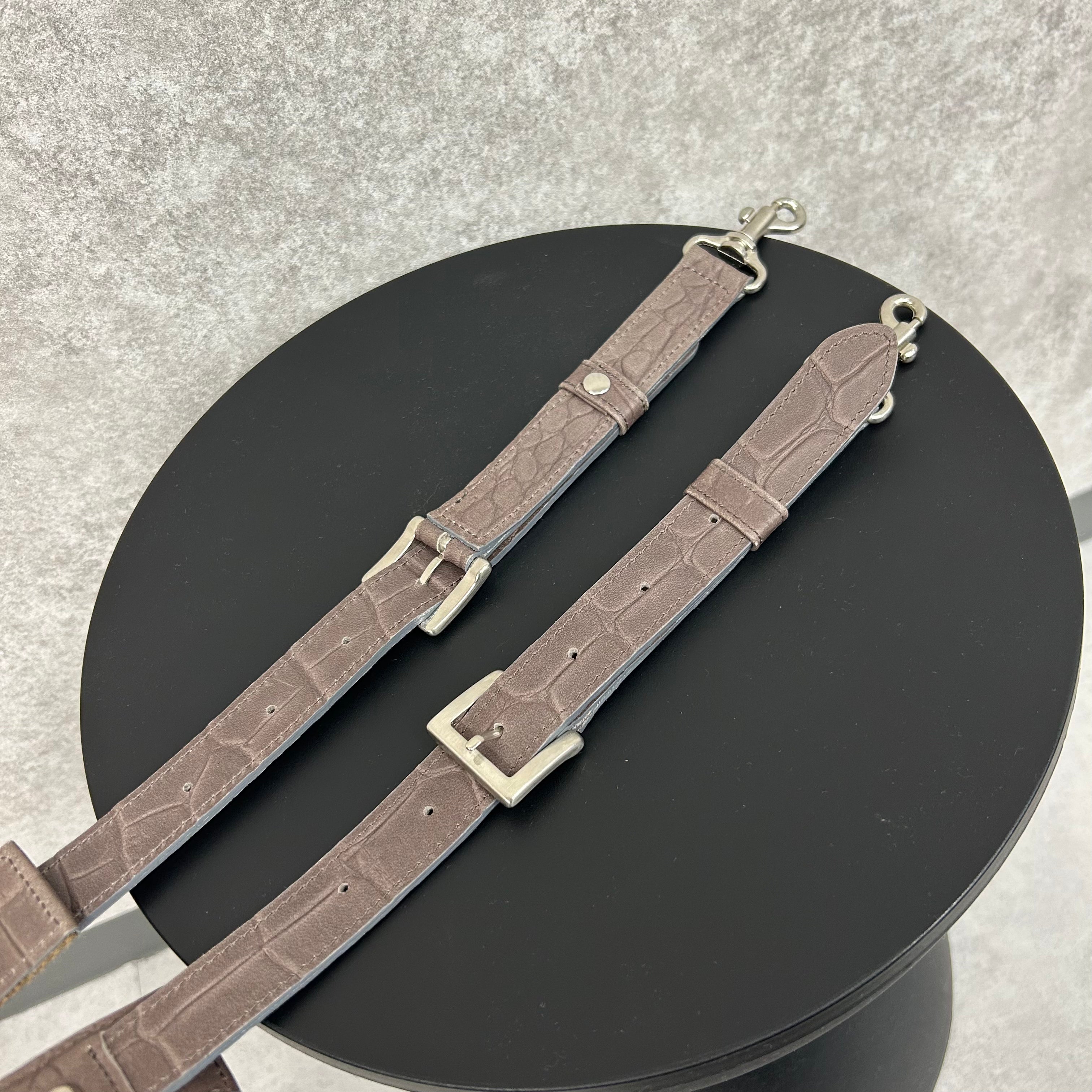 【MUL040】ショルダーバッグ　オークダーク　クロコダイル型押し　レザーショルダー　-シルバーライン-　※2/10〜17頃より順次発送予定