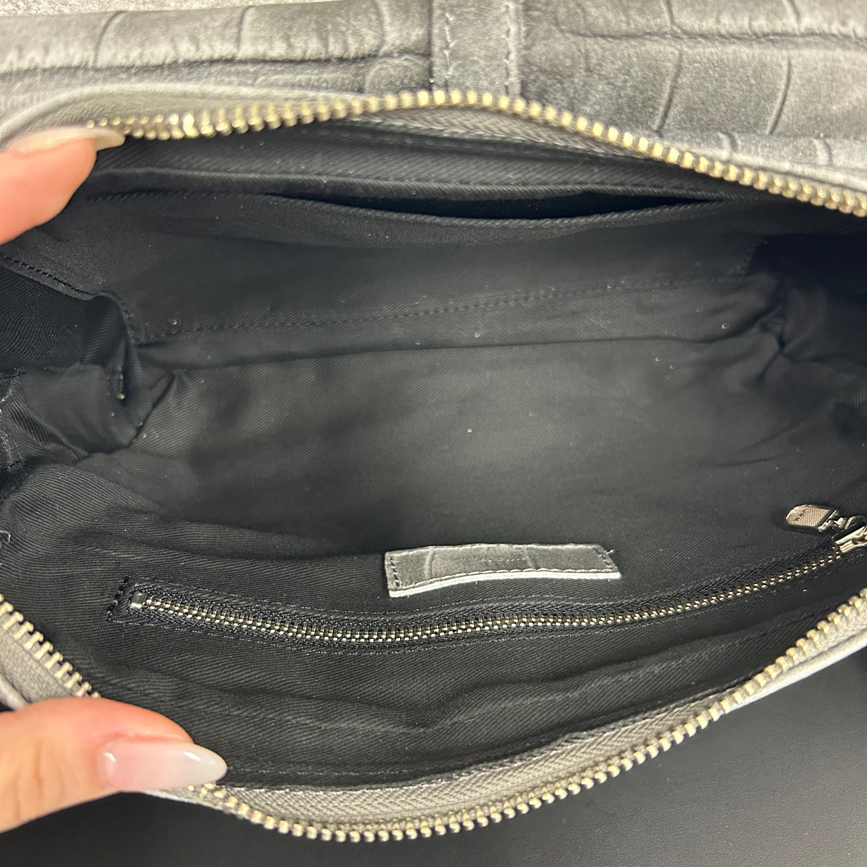【MUL013】ボディバック　ホワイトヌバック汚し加工　クロコダイル型押し　※2/10〜17頃より順次発送予定