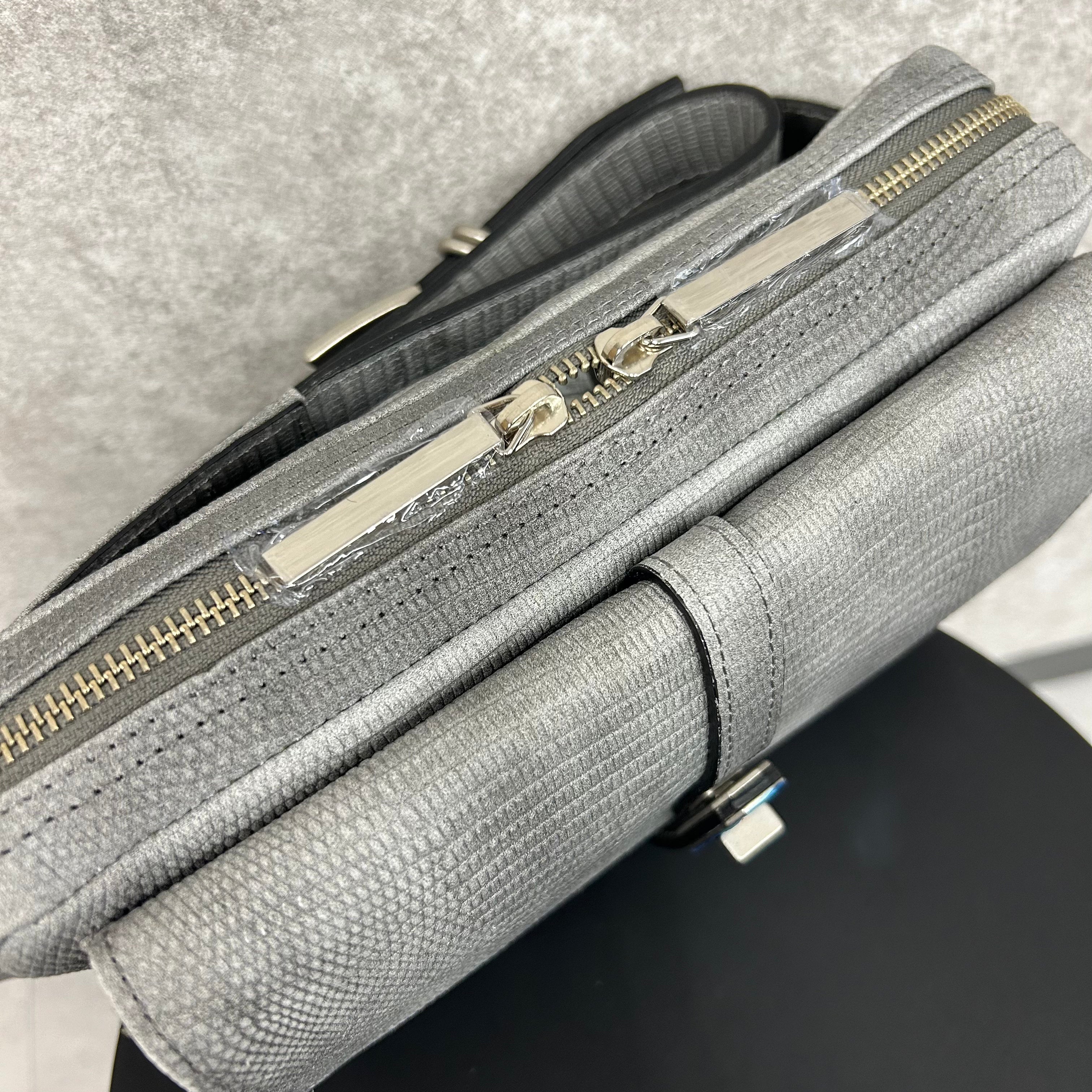 【MUL013】ボディバック　ホワイトヌバック汚し加工　リザード型押し　※2/10〜17頃より順次発送予定