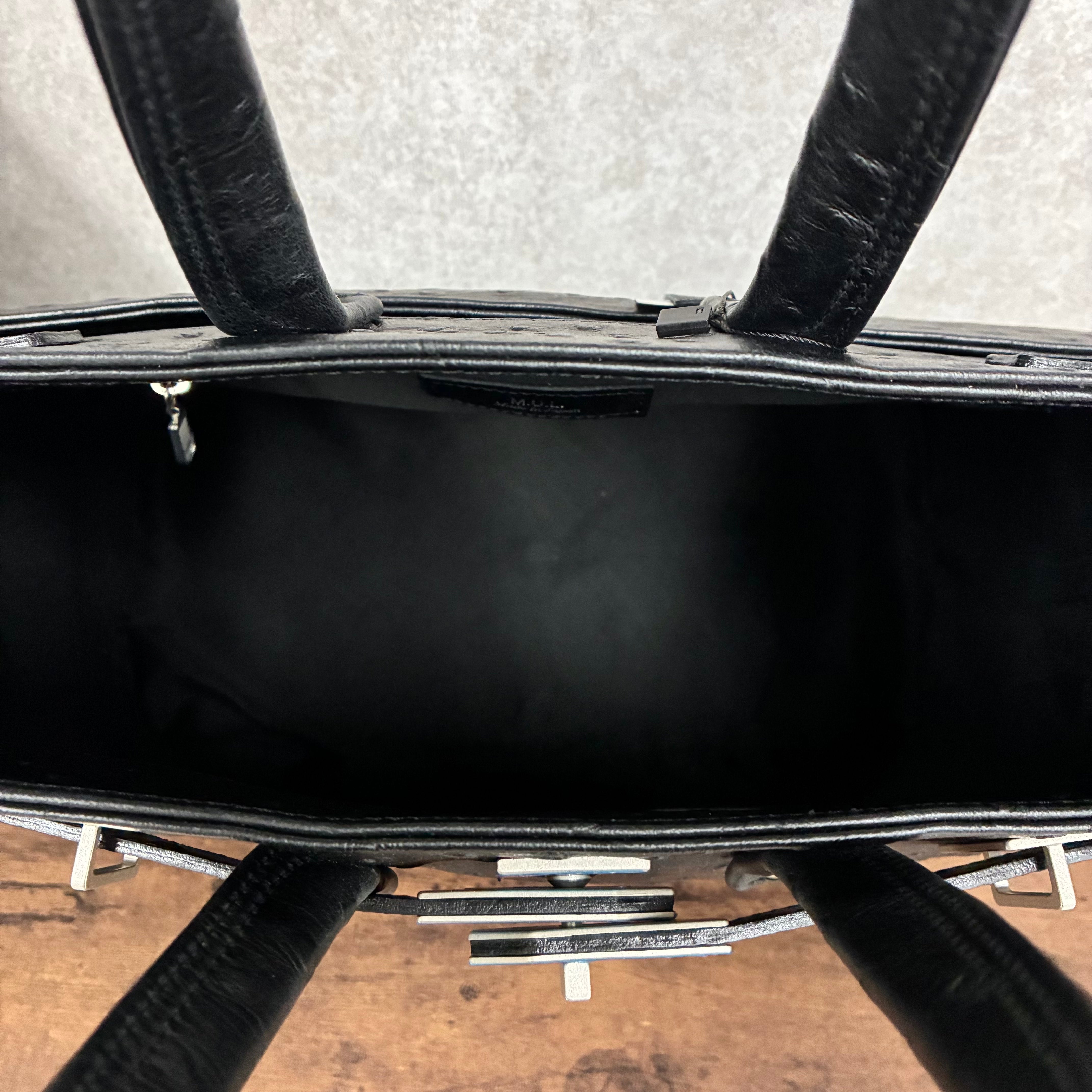 【MUL064】stud series トート　M　 - ブラック-　オーストリッチ型押し　ブロンズライン入り 　※7/2〜7/12より事務所から順次発送予定