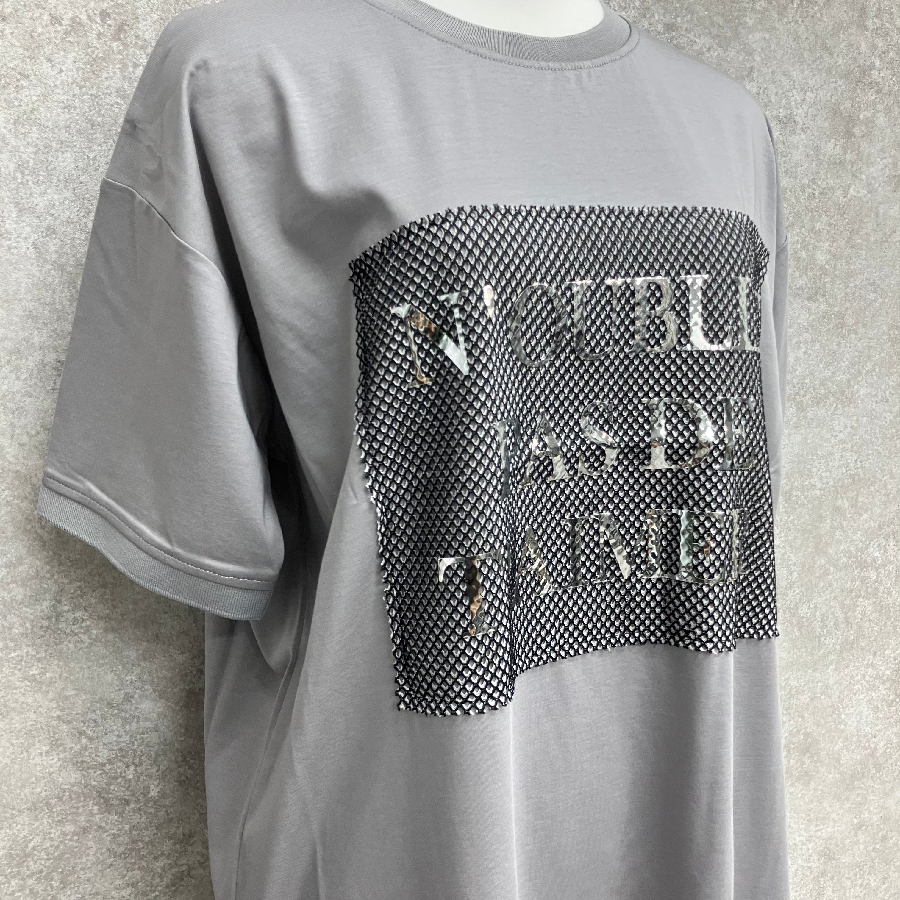 網目風ロゴTシャツ　-グレー-　※7/9~7/15迄に順次発送予定
