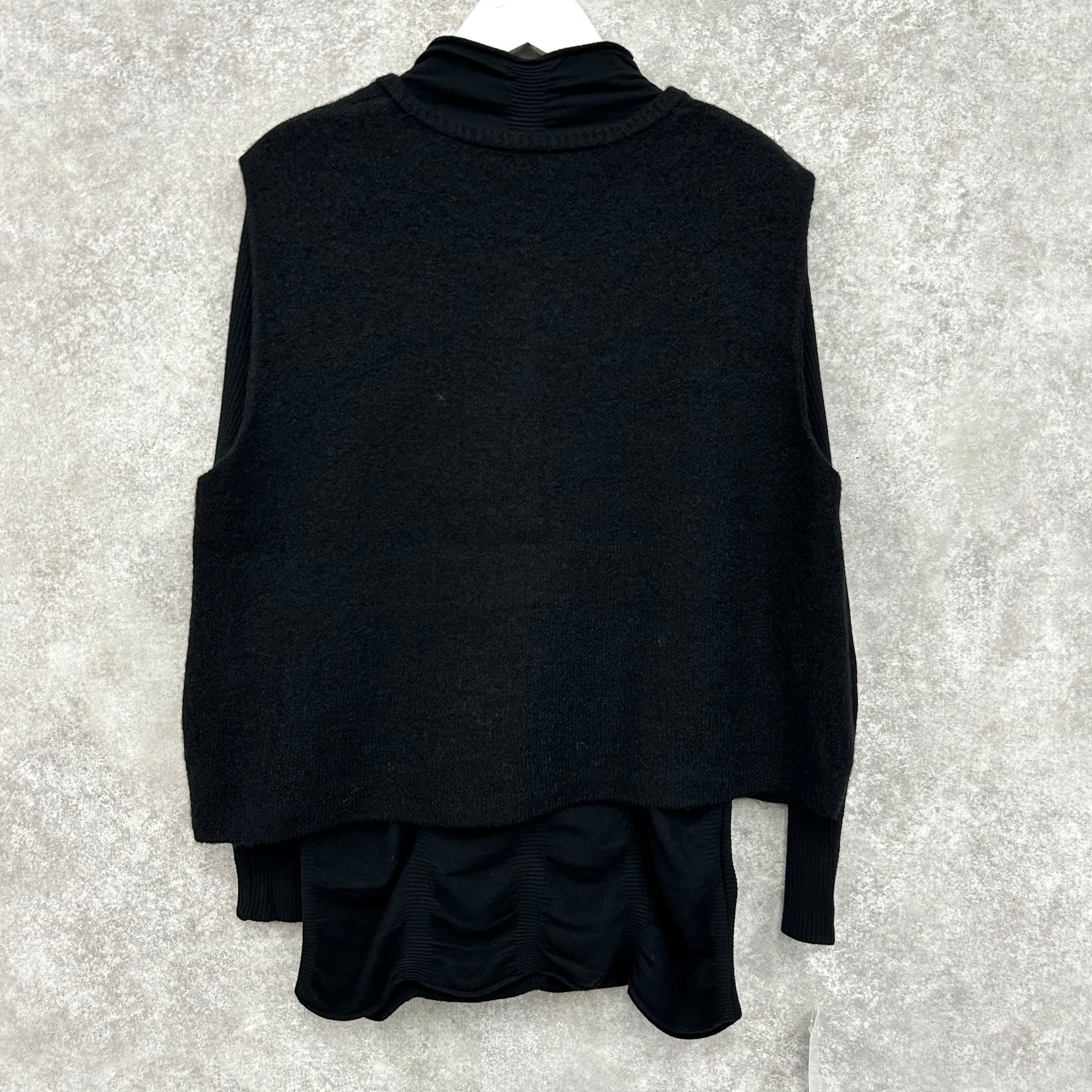 リボンポイント付きジレ＆タートルネックトップス　-ブラック‐  ※12/10~12/16頃より事務所発送（佐川）