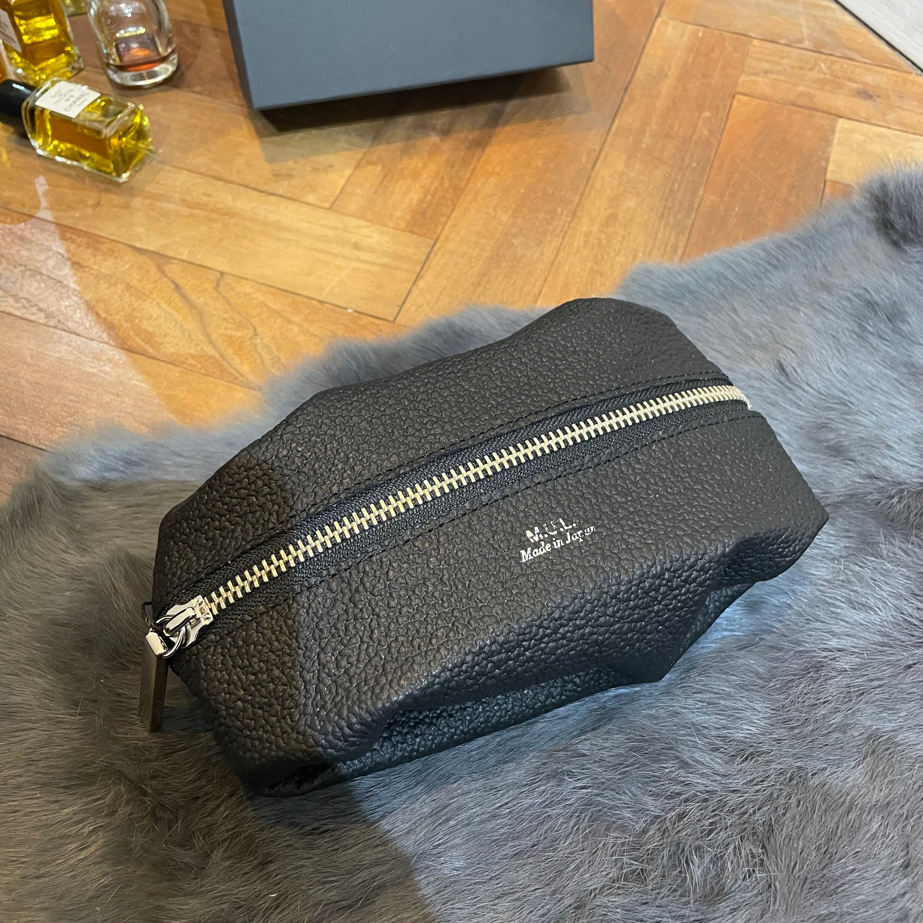 お値下げ中‼︎ 【M.U.L.】新品・未使用品　レザーポーチ エレファント型押し お値下げ中‼︎ 【M.U.L.】新品・未使用品 レザーポーチ